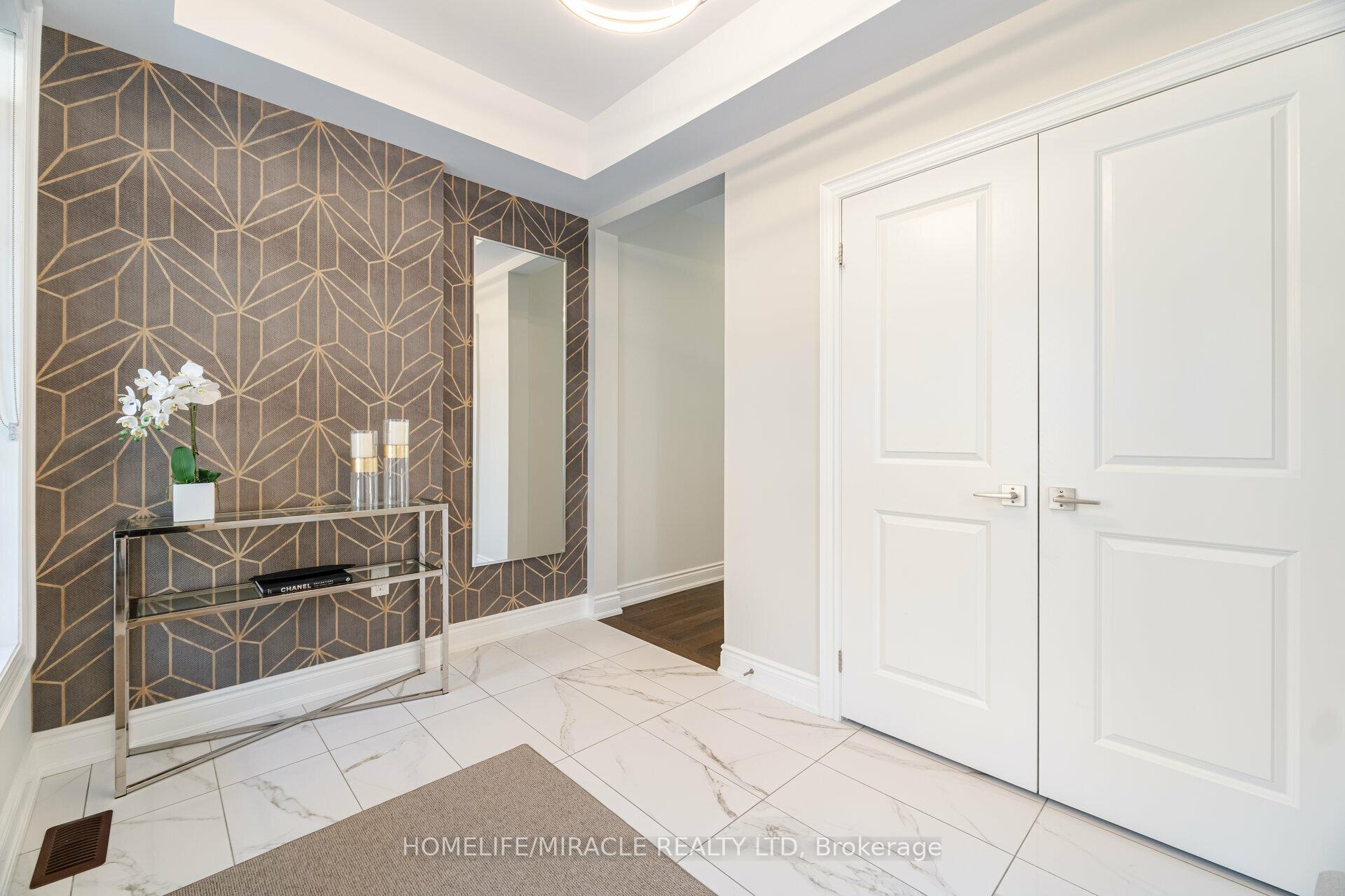 Photo 4 of 13 Ingleside Street, Vaughan, East Woodbridge — HOMEH