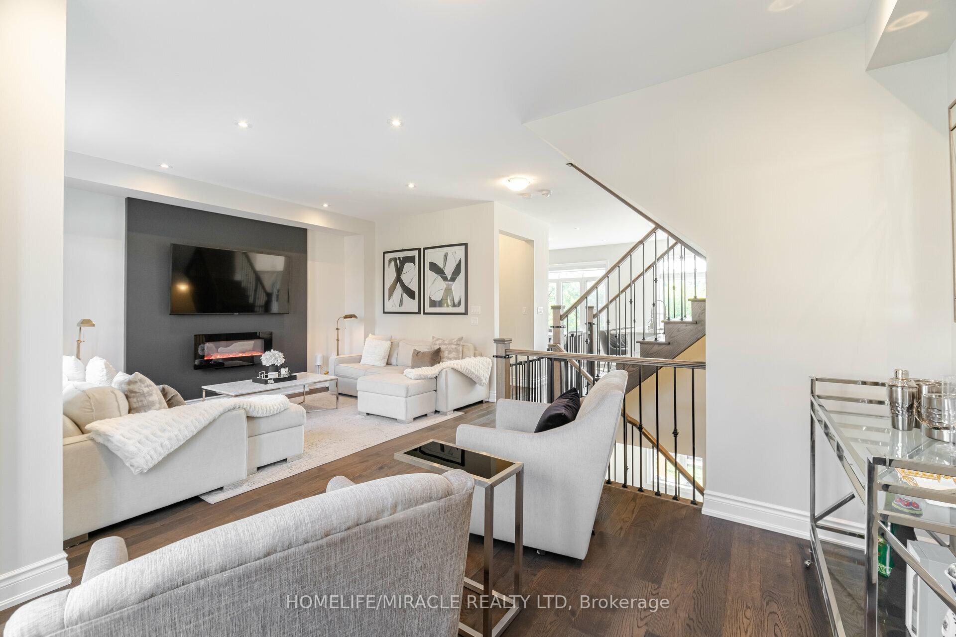 Photo 10 of 13 Ingleside Street, Vaughan, East Woodbridge — HOMEH