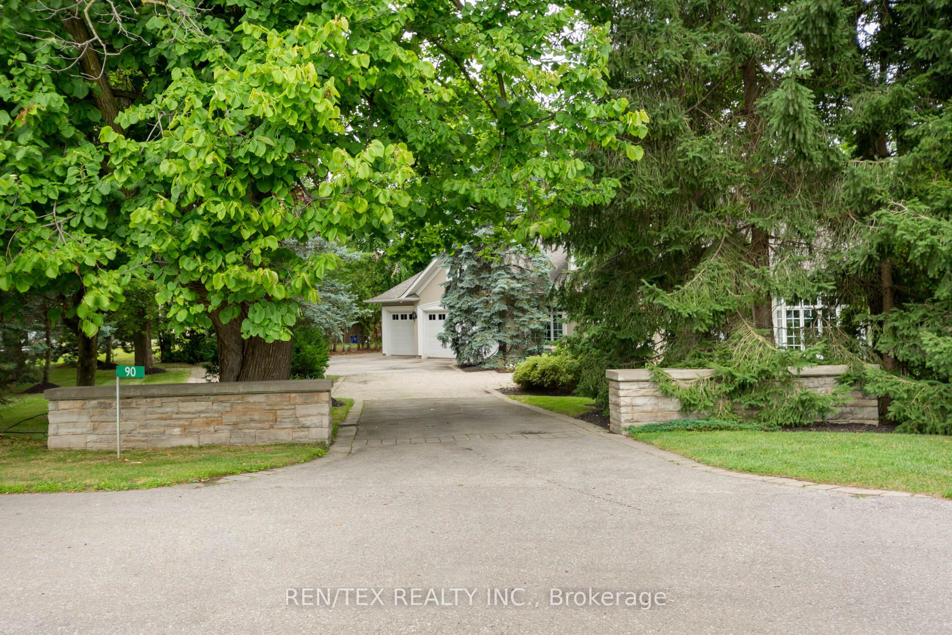 Photo 4 of 90 Klein's Crescent, Vaughan, Kleinburg — HOMEH