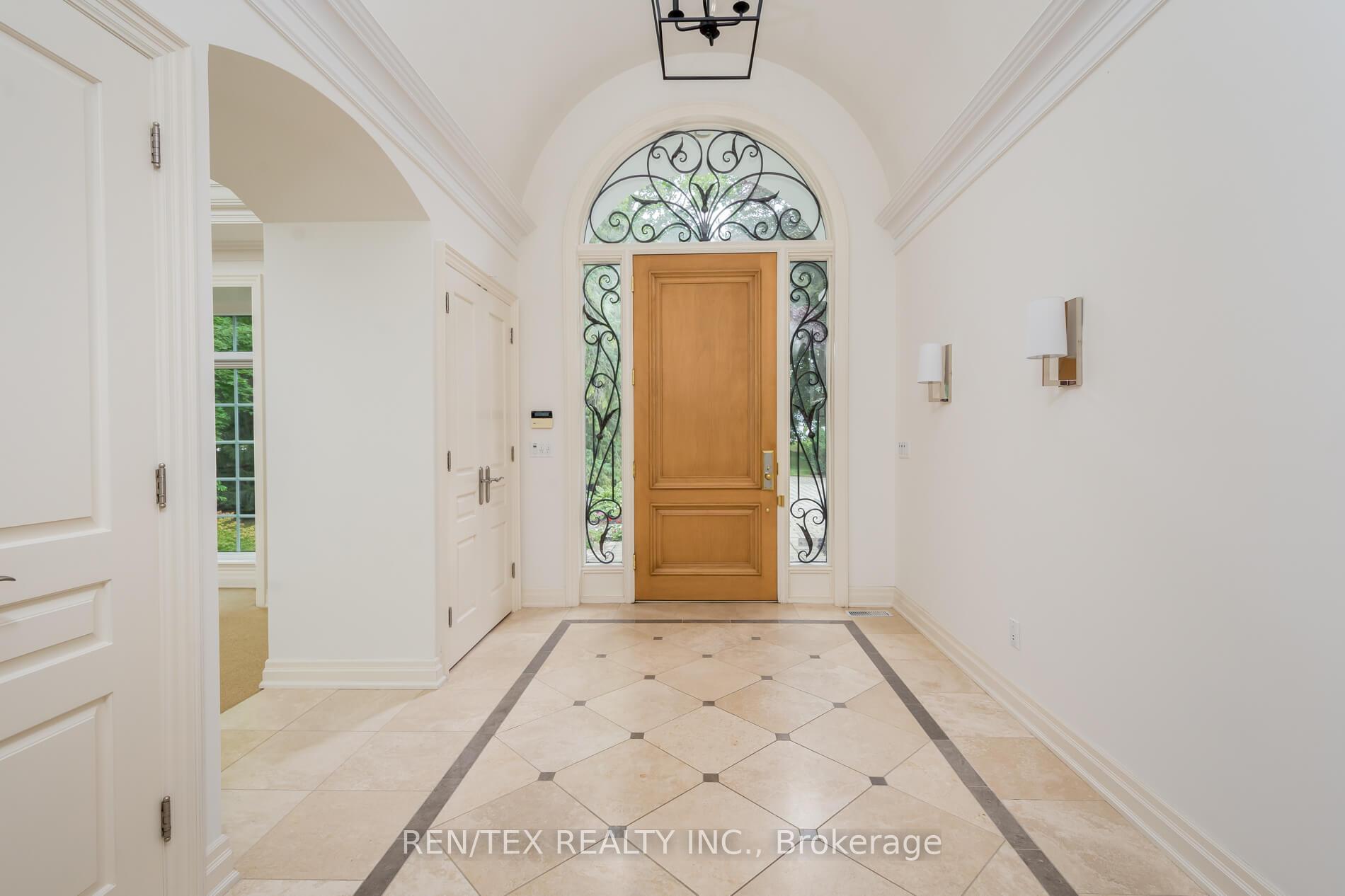 Photo 9 of 90 Klein's Crescent, Vaughan, Kleinburg — HOMEH