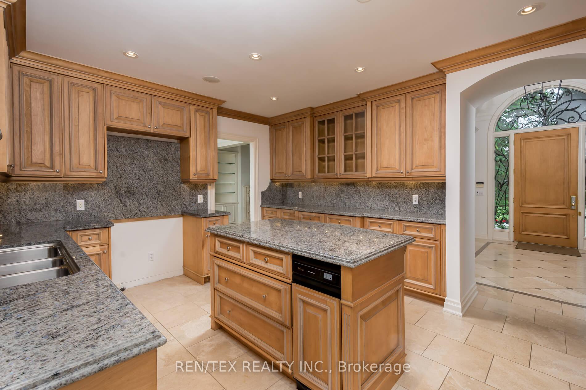 Photo 20 of 90 Klein's Crescent, Vaughan, Kleinburg — HOMEH