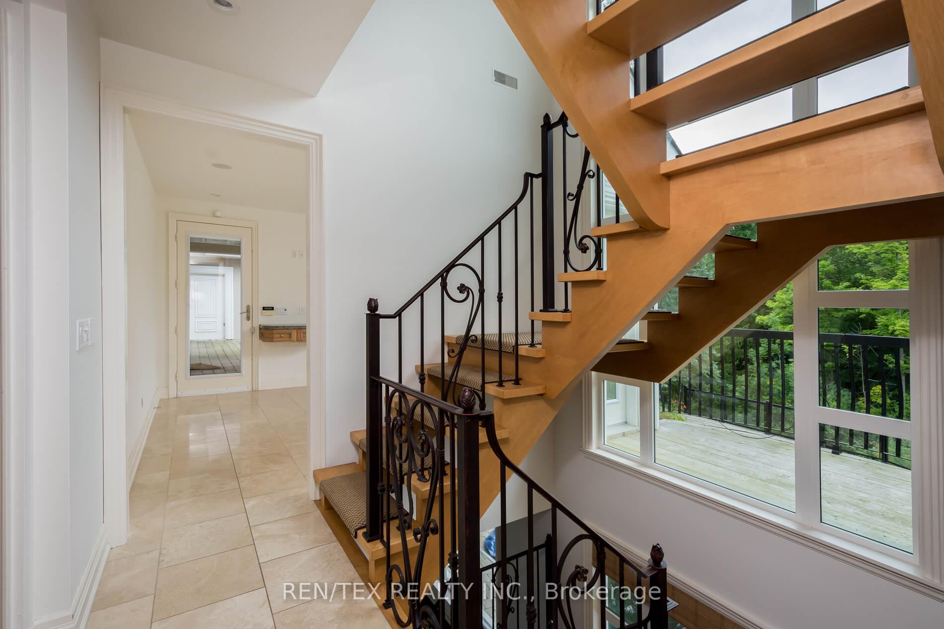 Photo 26 of 90 Klein's Crescent, Vaughan, Kleinburg — HOMEH