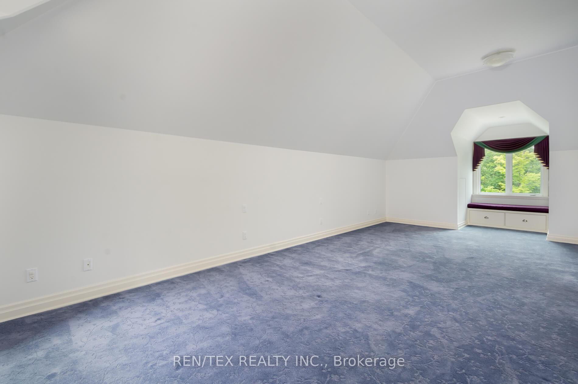 Photo 27 of 90 Klein's Crescent, Vaughan, Kleinburg — HOMEH