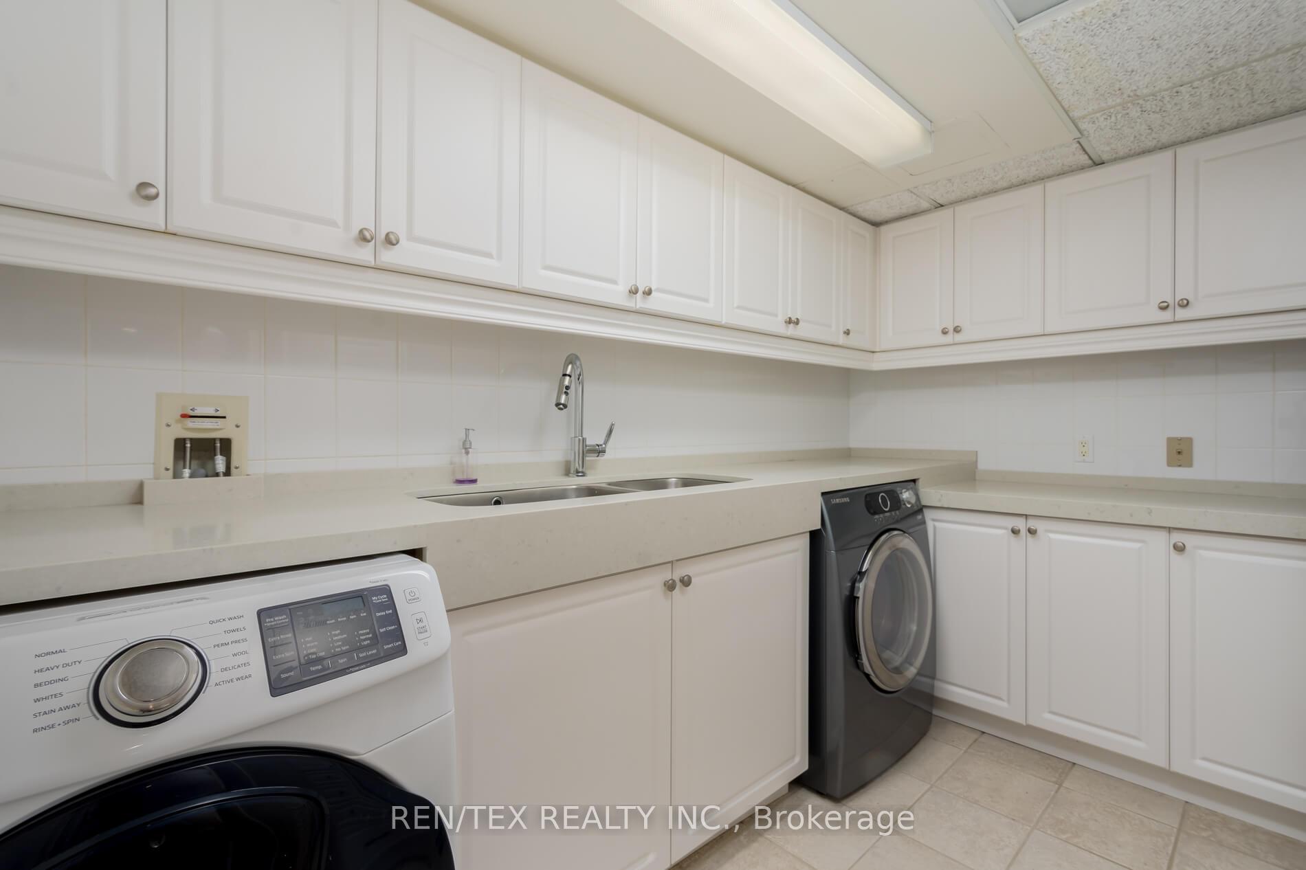 Photo 37 of 90 Klein's Crescent, Vaughan, Kleinburg — HOMEH