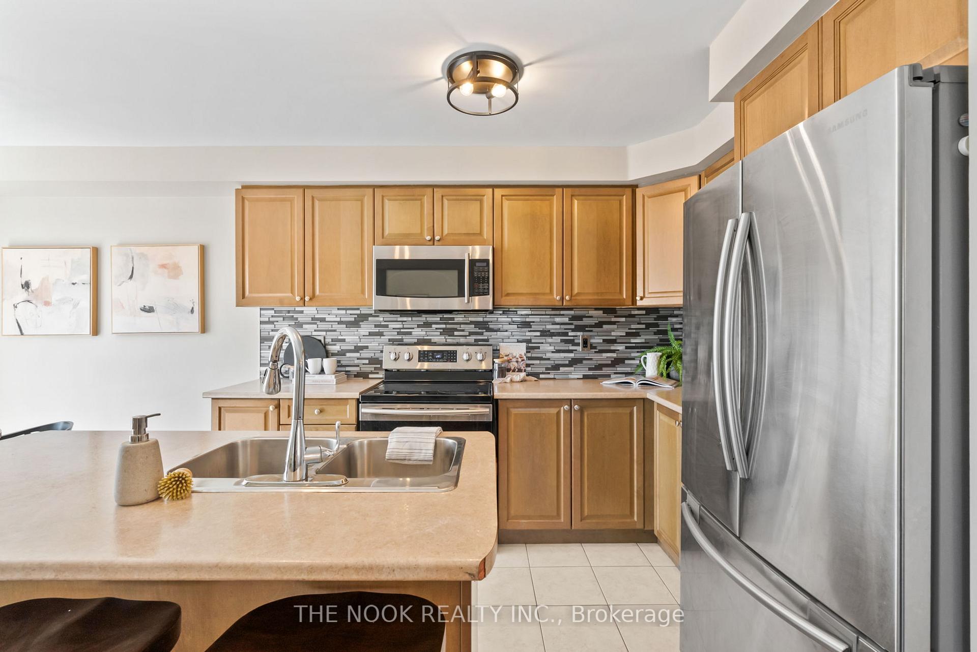 Photo 15 of 93 Dewell Crescent, Clarington, Courtice — HOMEH