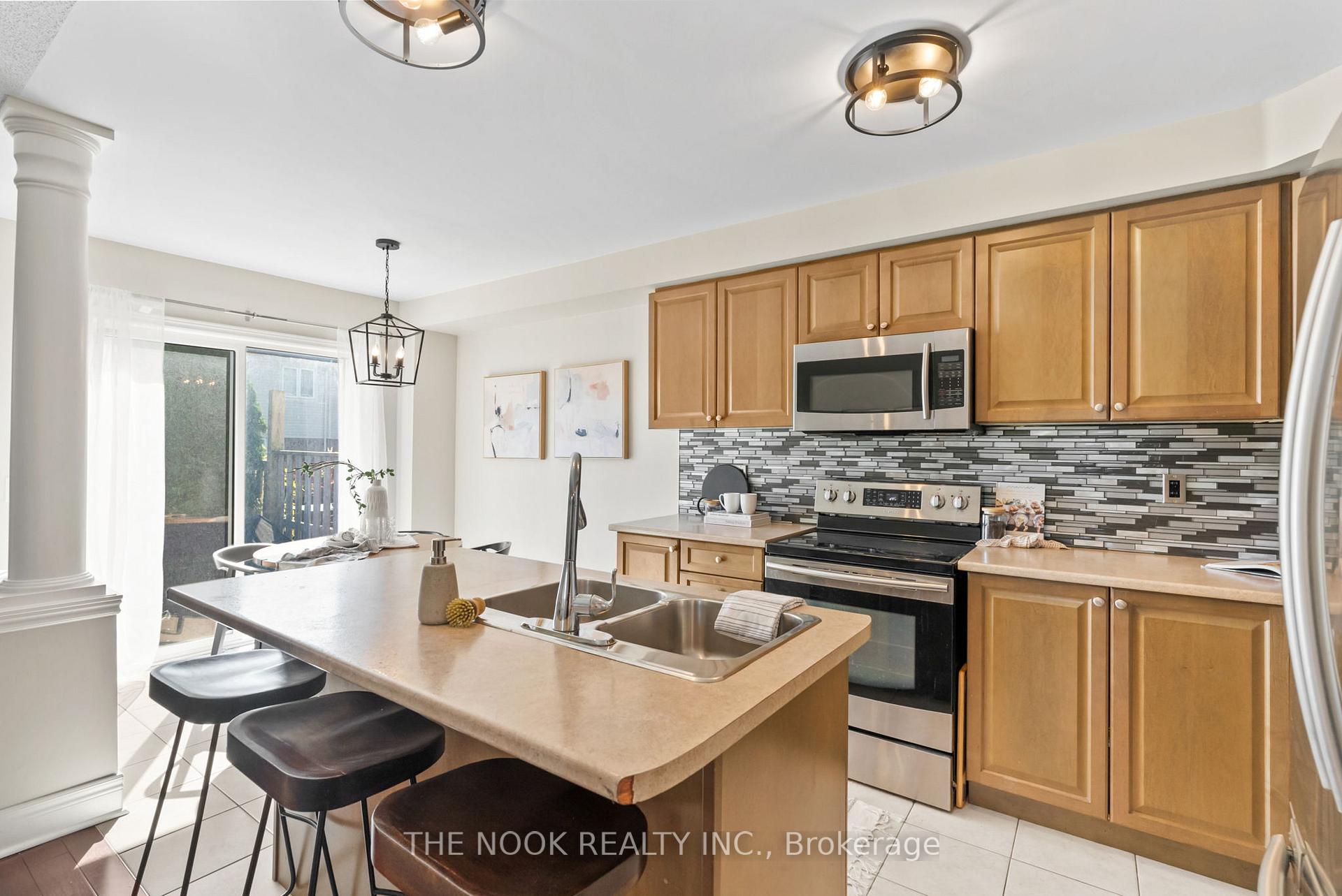 Photo 16 of 93 Dewell Crescent, Clarington, Courtice — HOMEH