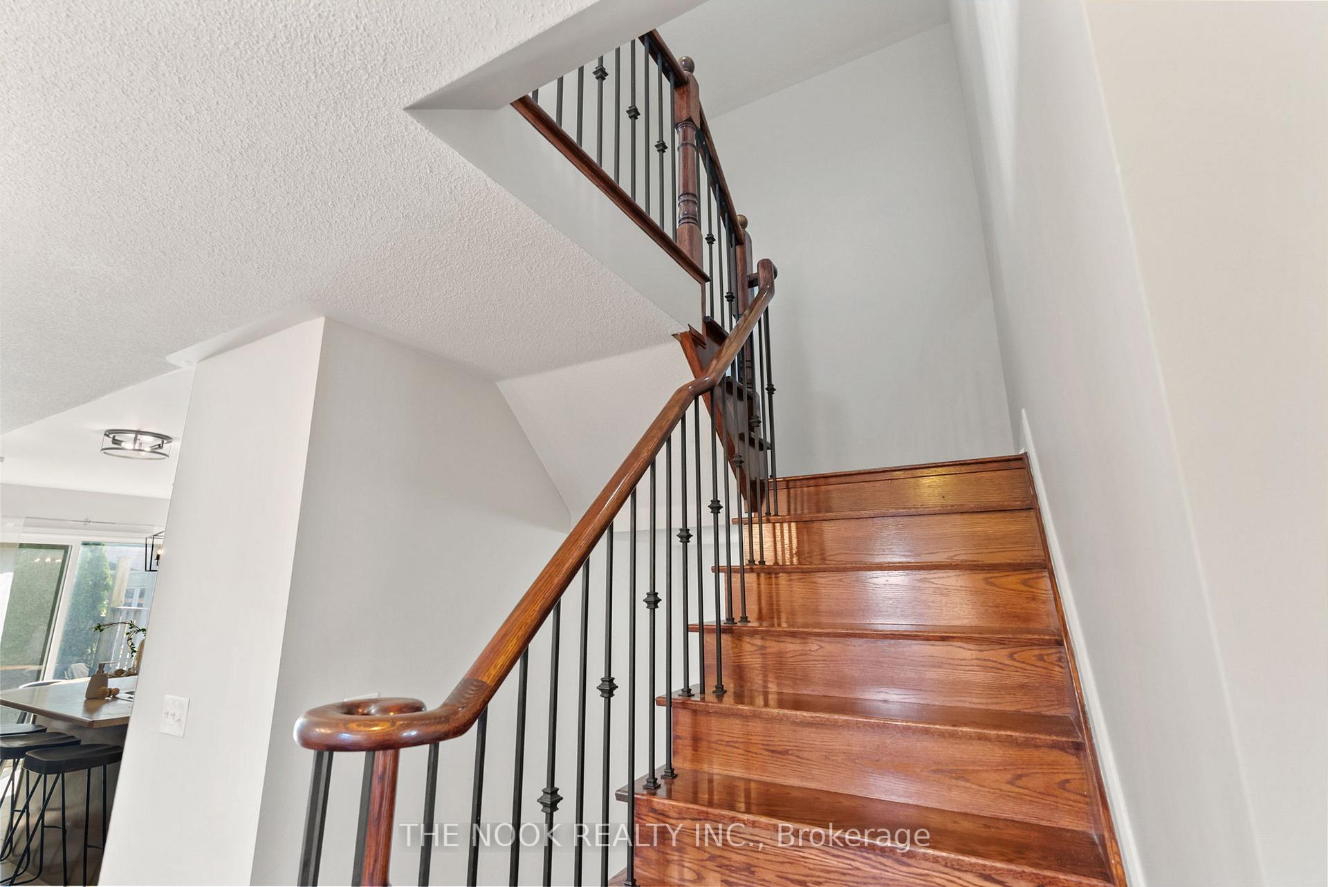 Photo 23 of 93 Dewell Crescent, Clarington, Courtice — HOMEH