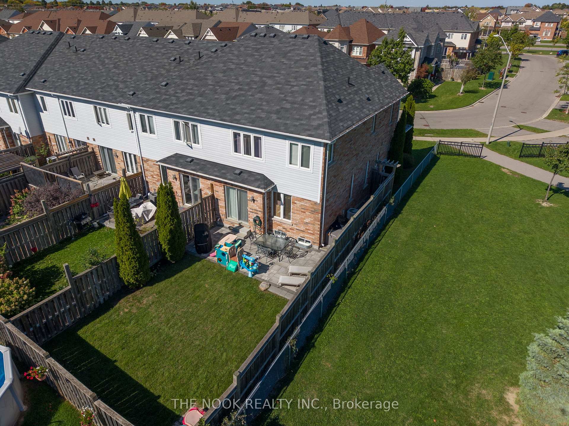 Photo 43 of 93 Dewell Crescent, Clarington, Courtice — HOMEH