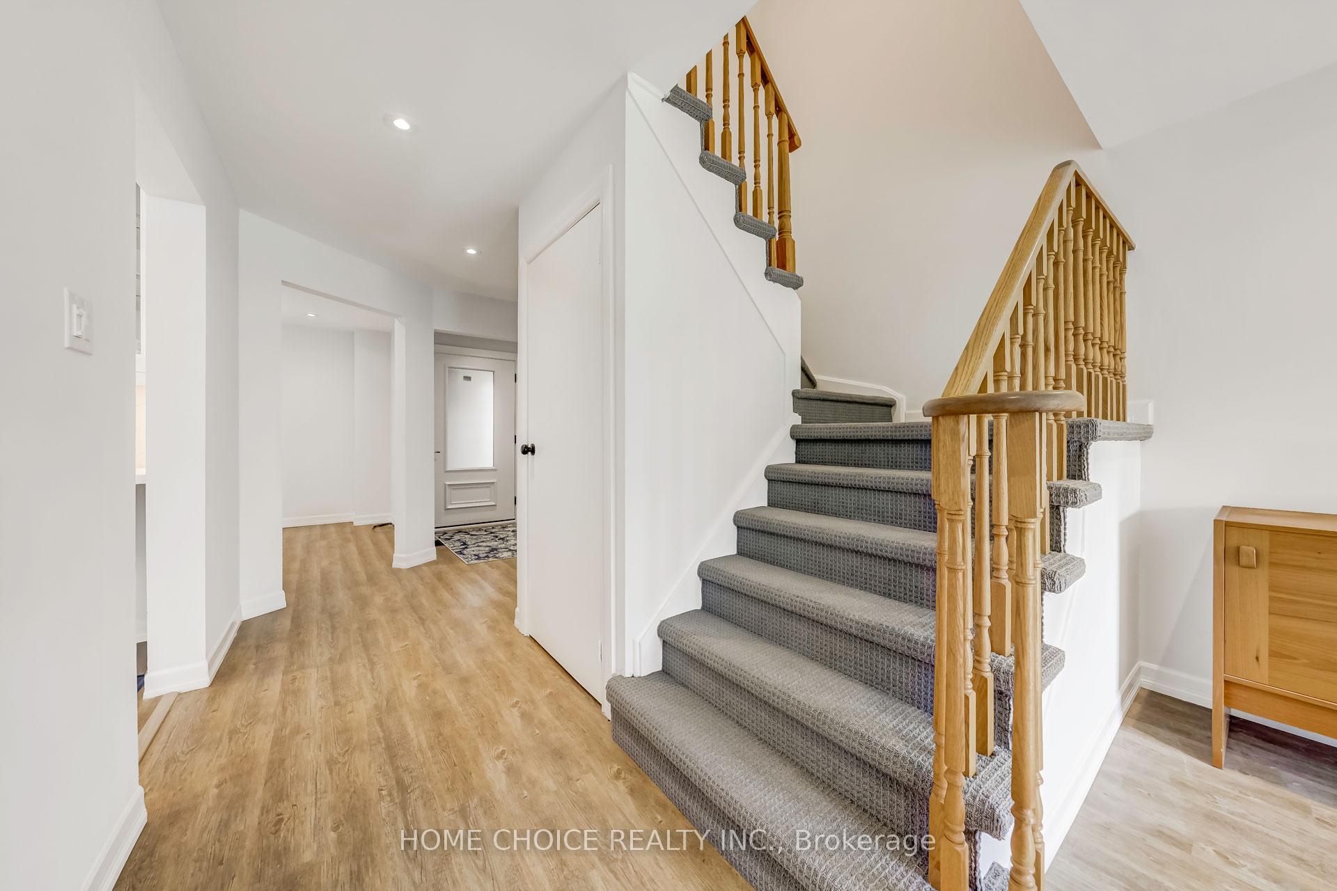 Photo 6 of 48 Hendon Road W, Markham, Milliken Mills East — HOMEH