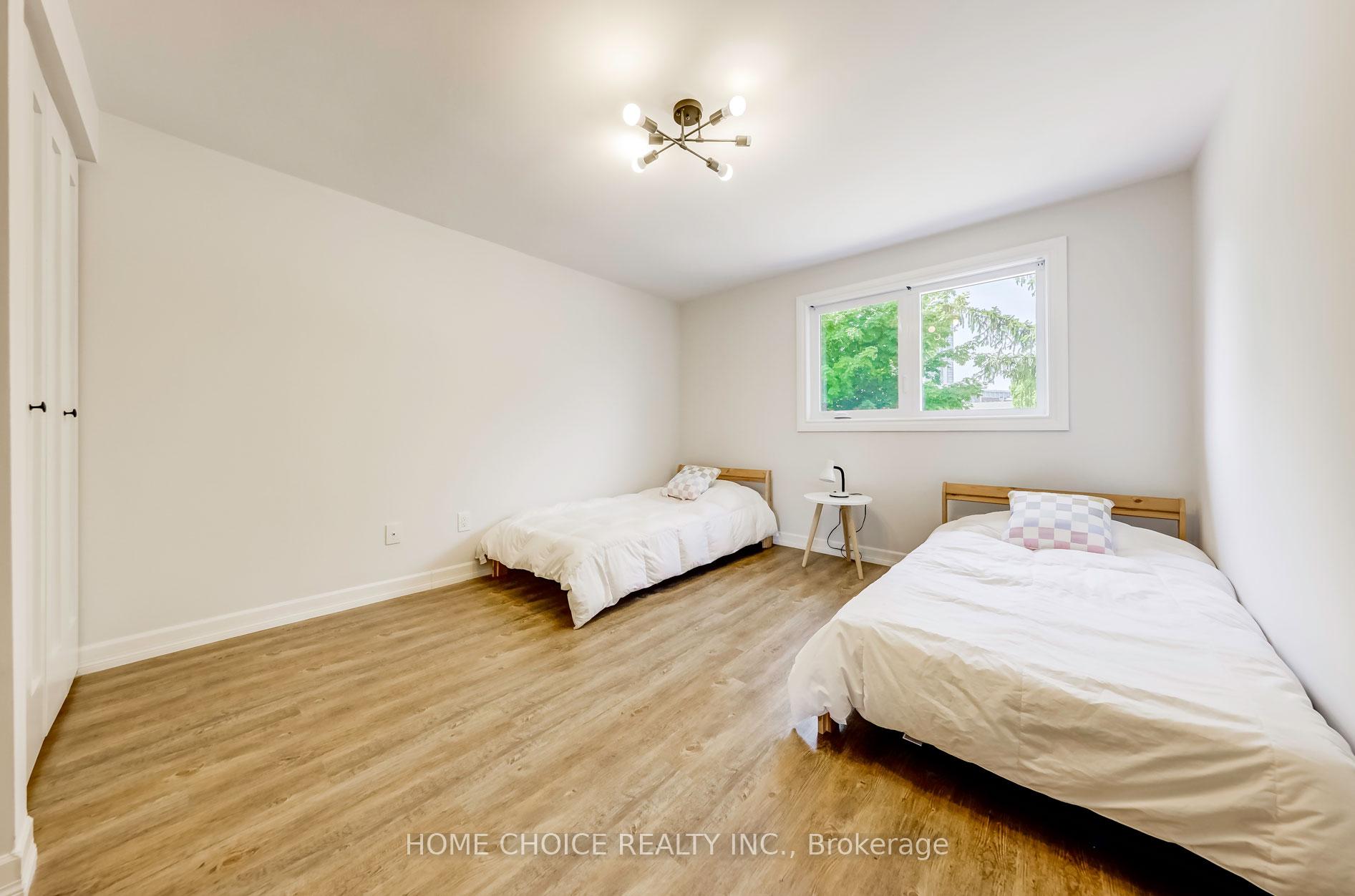 Photo 15 of 48 Hendon Road W, Markham, Milliken Mills East — HOMEH