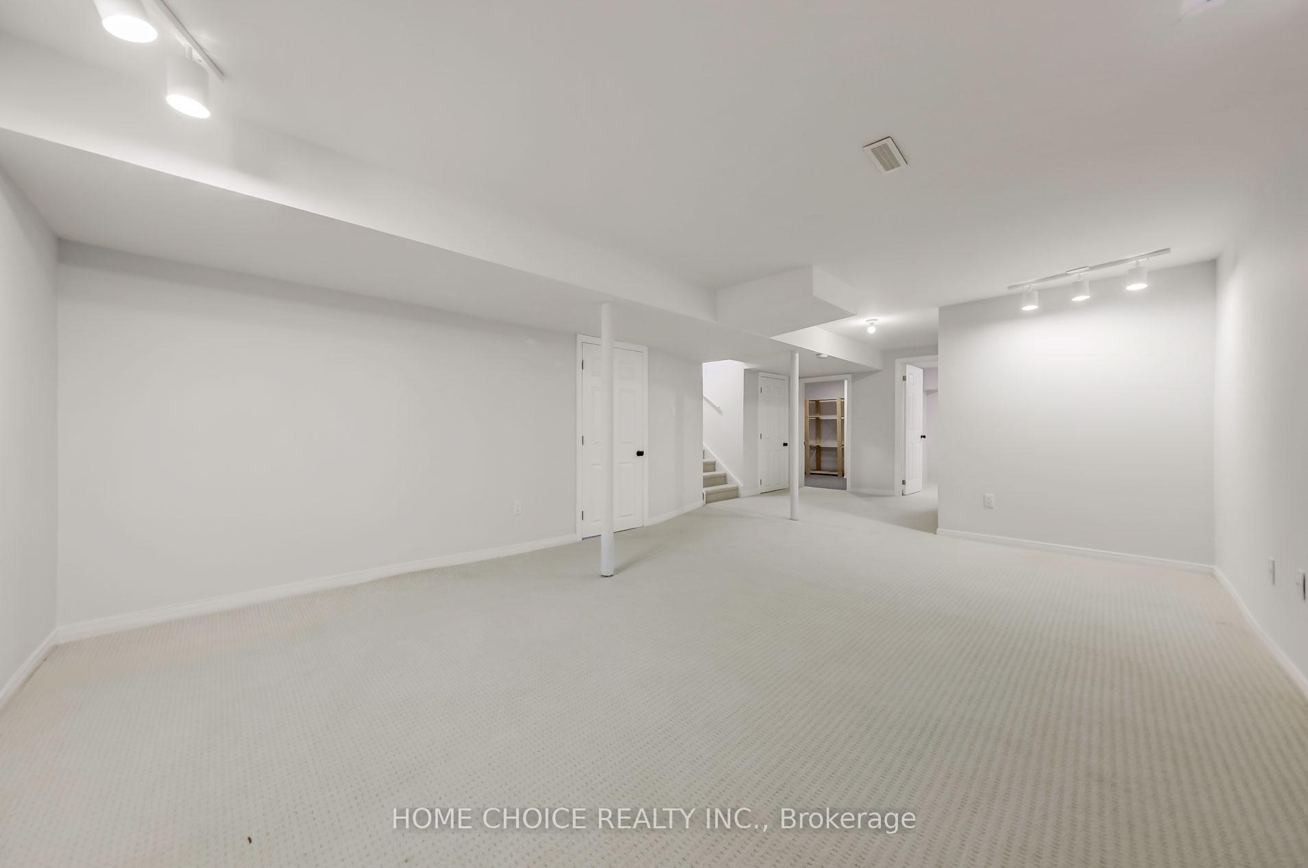 Photo 18 of 48 Hendon Road W, Markham, Milliken Mills East — HOMEH