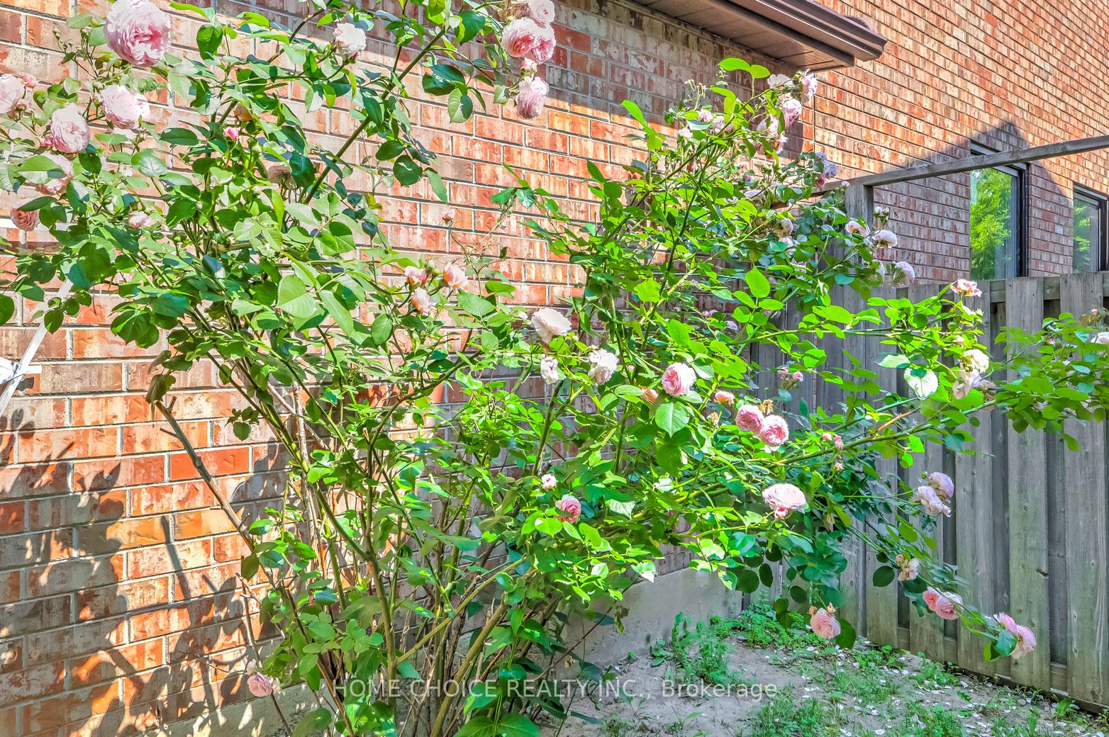 Photo 22 of 48 Hendon Road W, Markham, Milliken Mills East — HOMEH