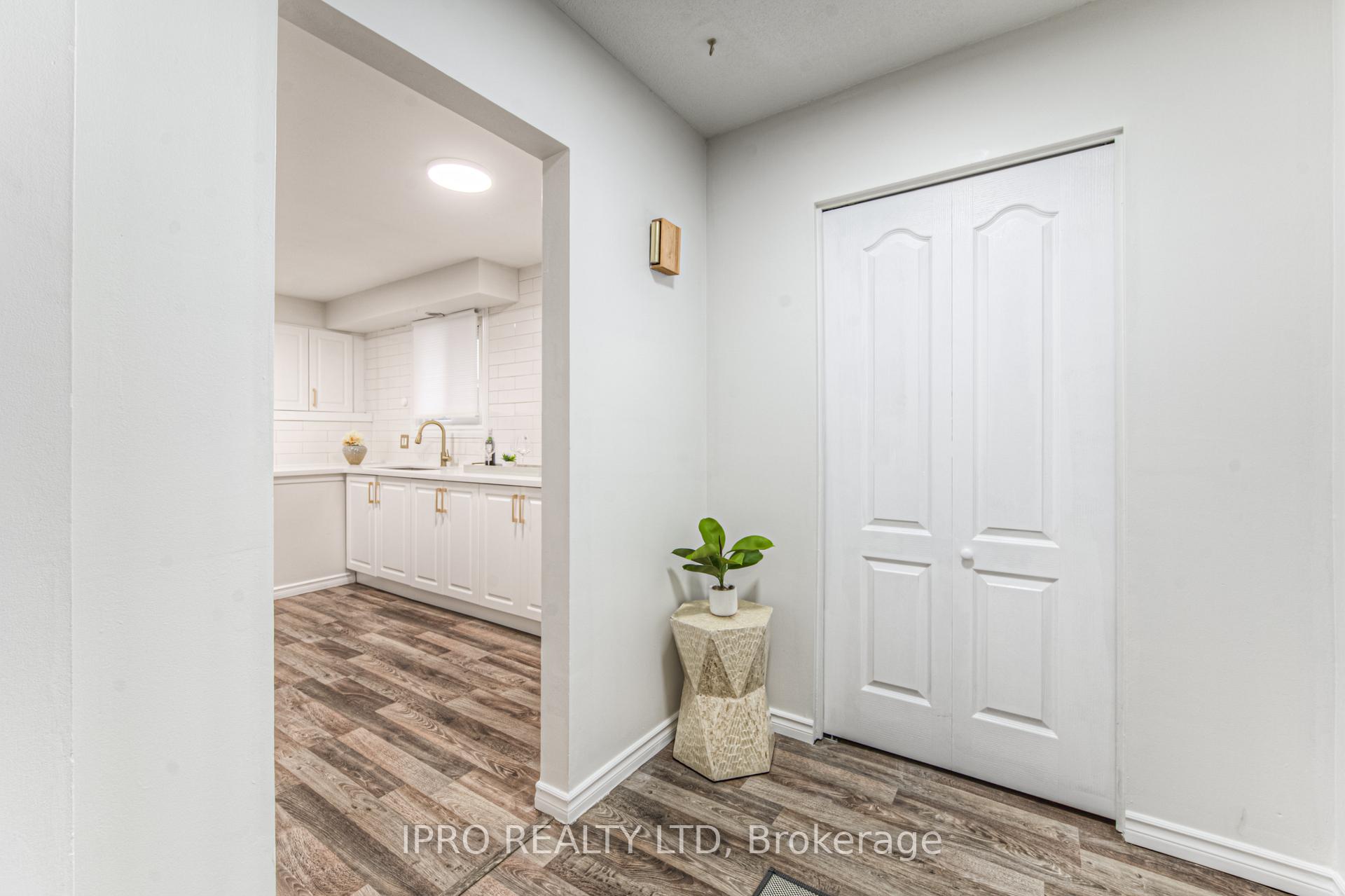 Photo 2 of 131 Hillbrook Crescent, Kitchener, Forest Heights — HOMEH