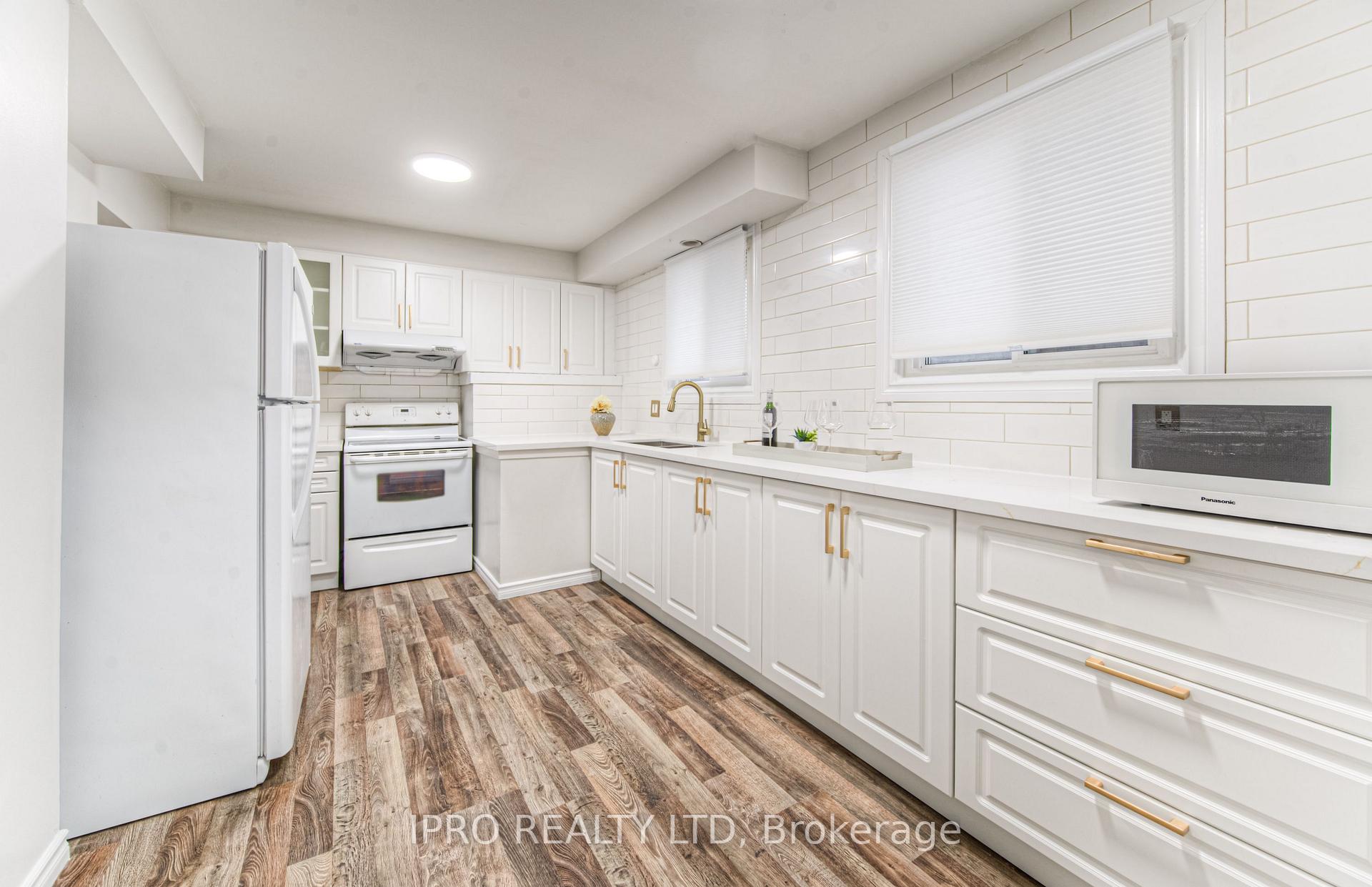 Photo 6 of 131 Hillbrook Crescent, Kitchener, Forest Heights — HOMEH