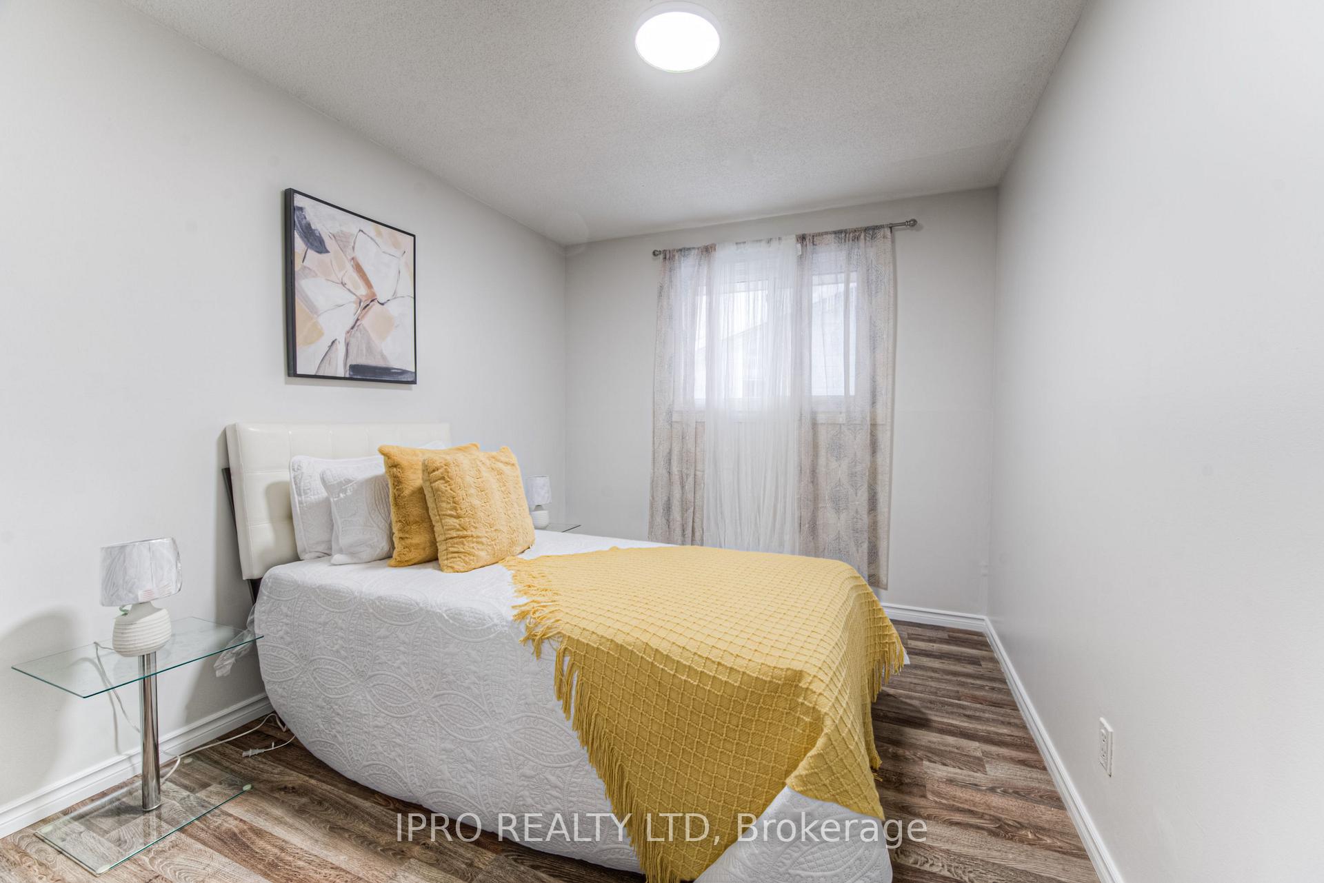 Photo 10 of 131 Hillbrook Crescent, Kitchener, Forest Heights — HOMEH