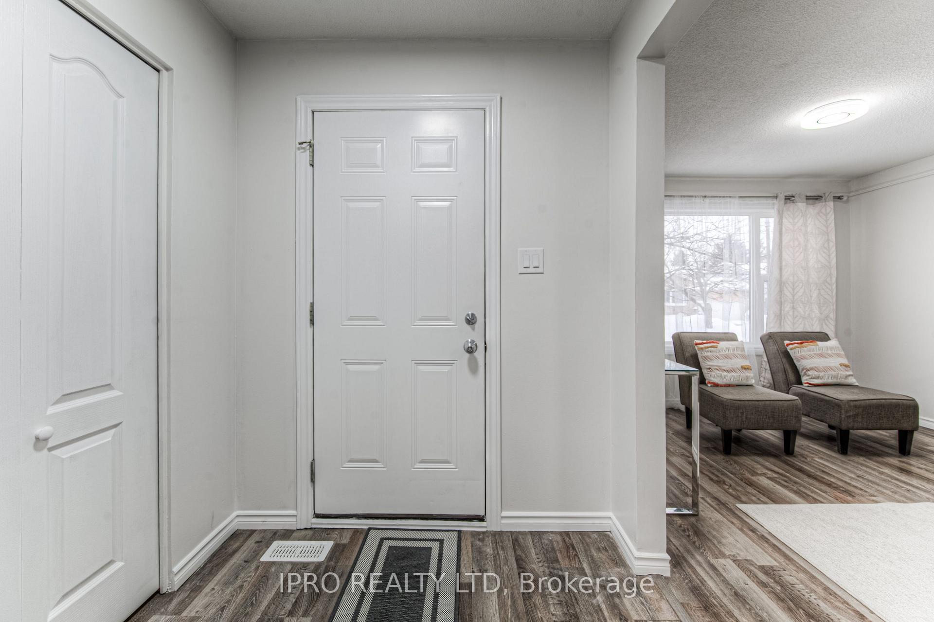 Photo 15 of 131 Hillbrook Crescent, Kitchener, Forest Heights — HOMEH