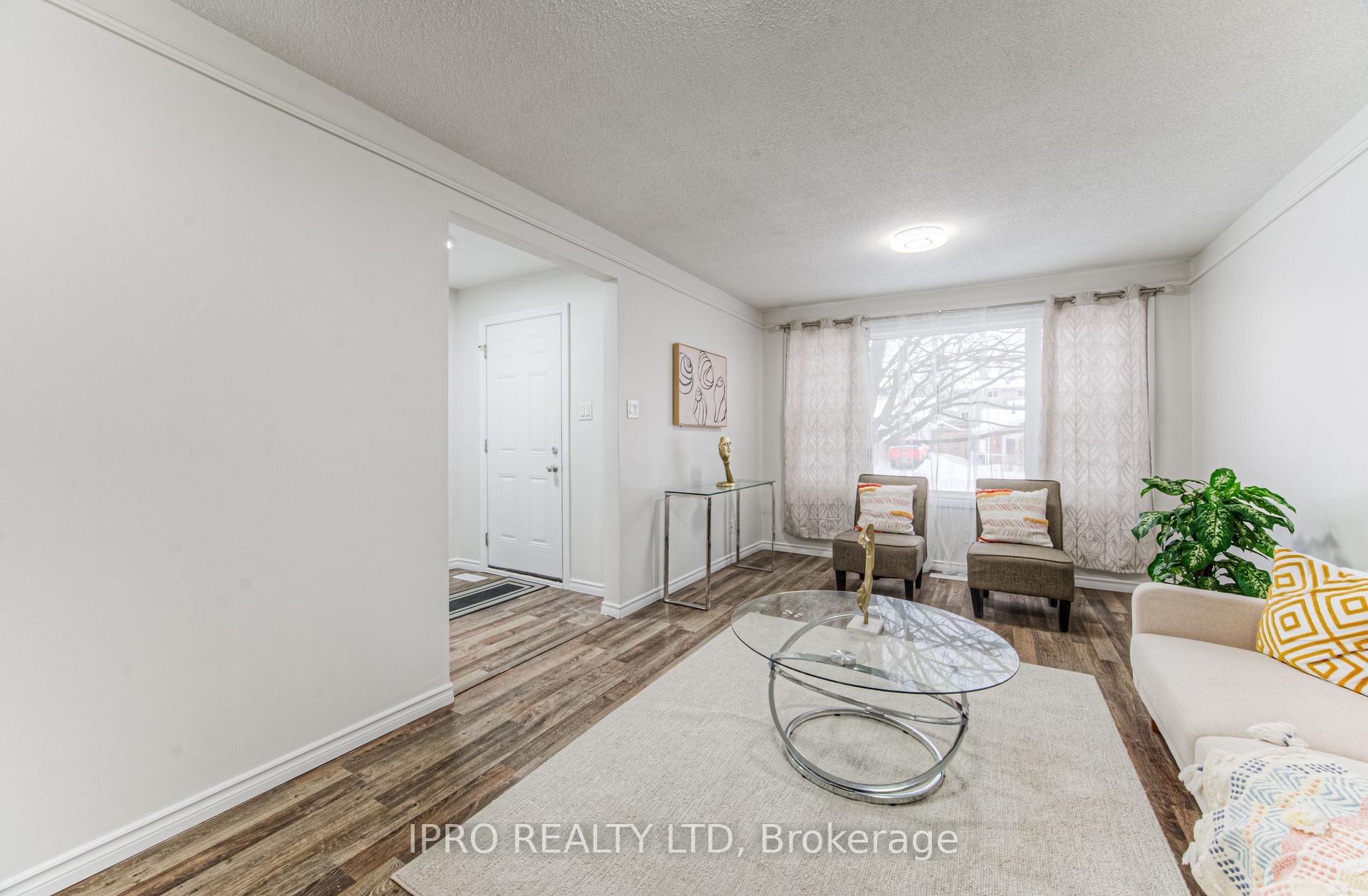 Photo 20 of 131 Hillbrook Crescent, Kitchener, Forest Heights — HOMEH