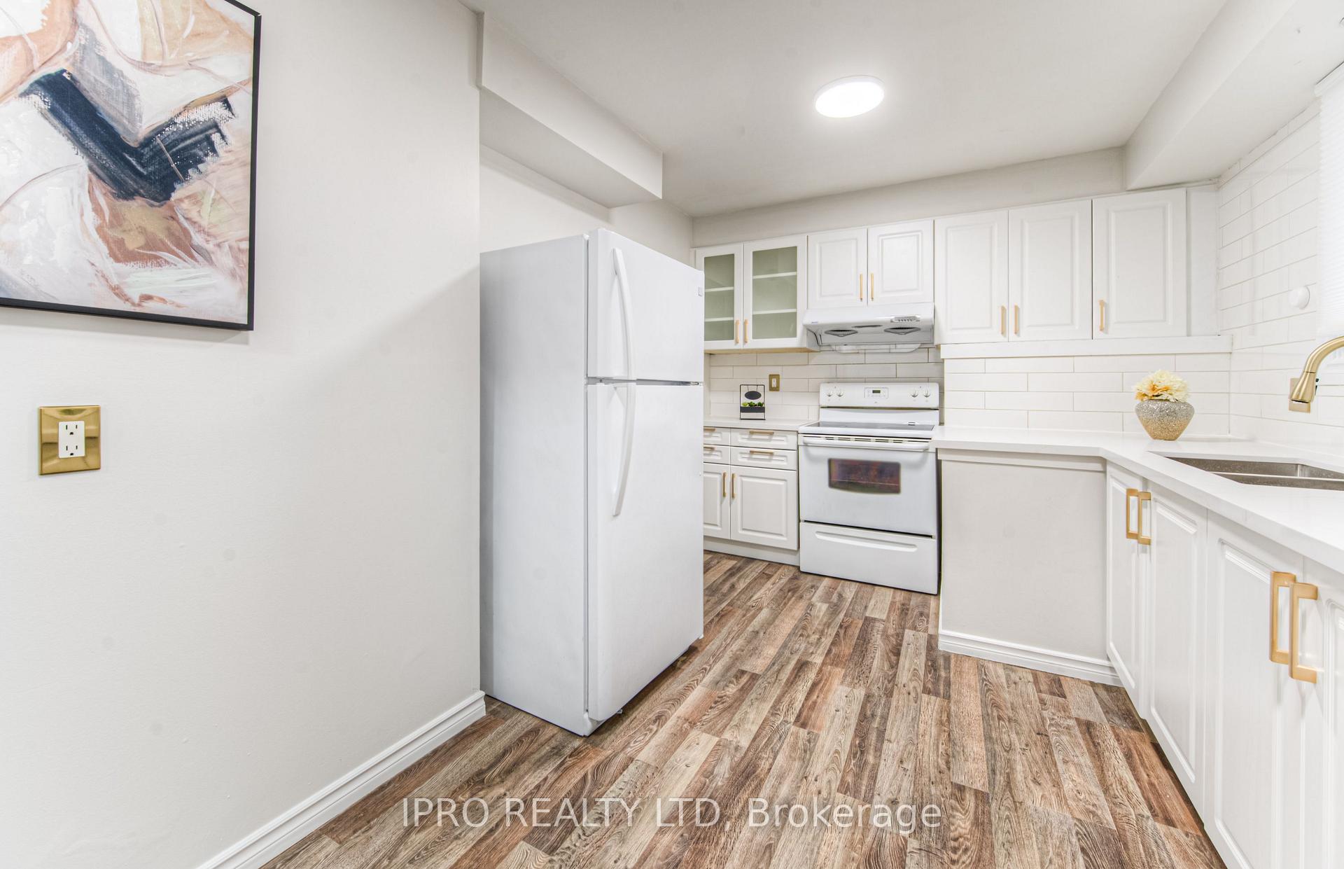 Photo 14 of 131 Hillbrook Crescent, Kitchener, Forest Heights — HOMEH