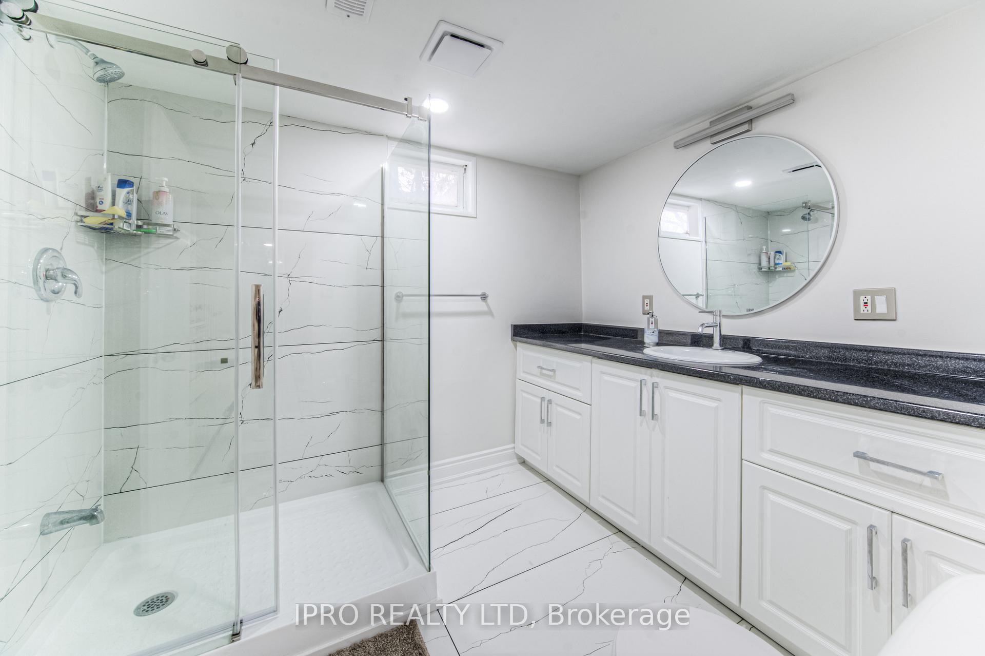 Photo 19 of 131 Hillbrook Crescent, Kitchener, Forest Heights — HOMEH
