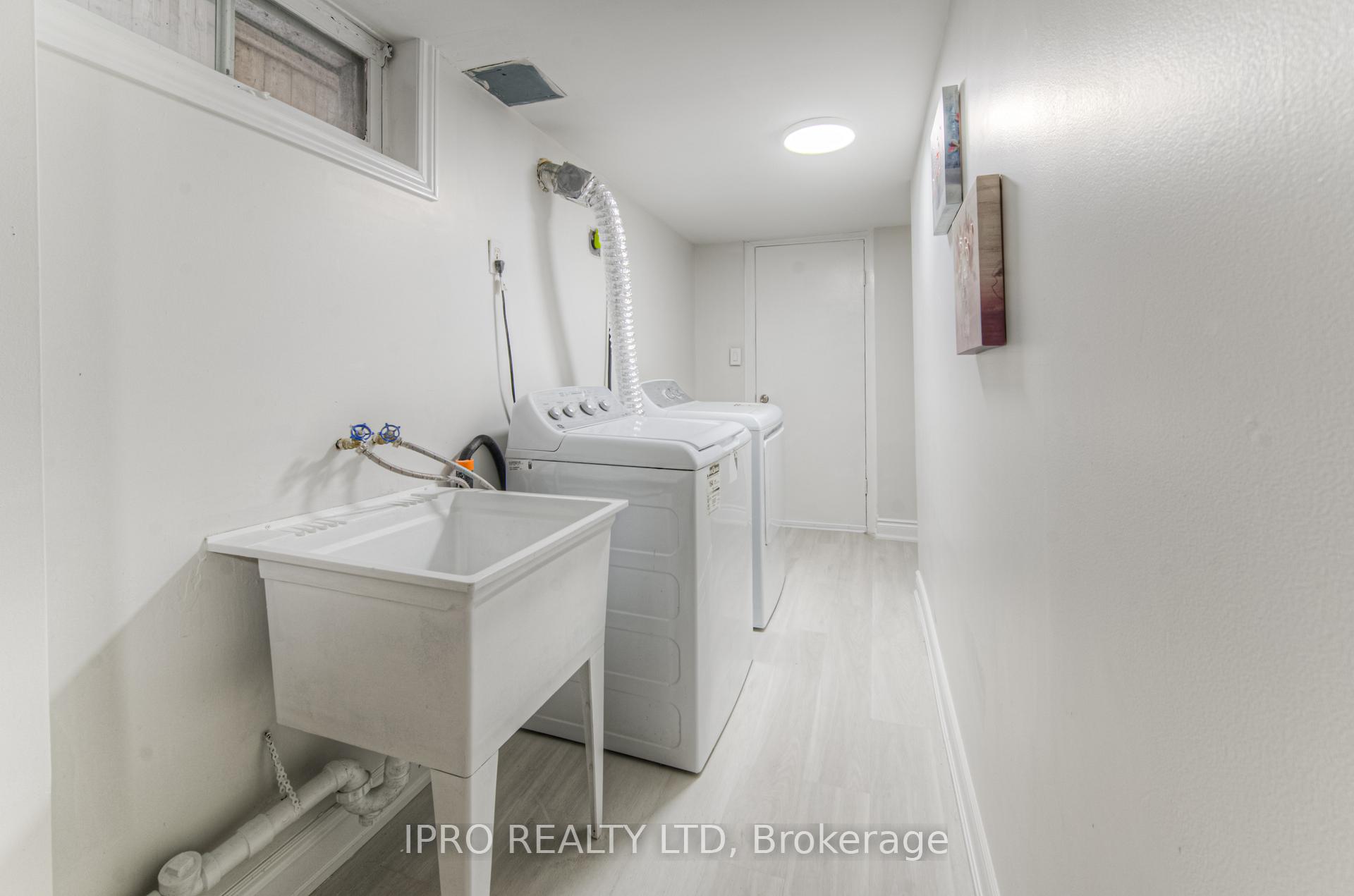 Photo 16 of 131 Hillbrook Crescent, Kitchener, Forest Heights — HOMEH