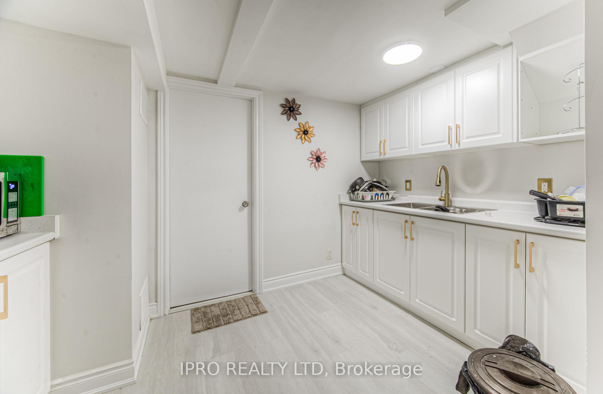 Photo 27 of 131 Hillbrook Crescent, Kitchener, Forest Heights — HOMEH