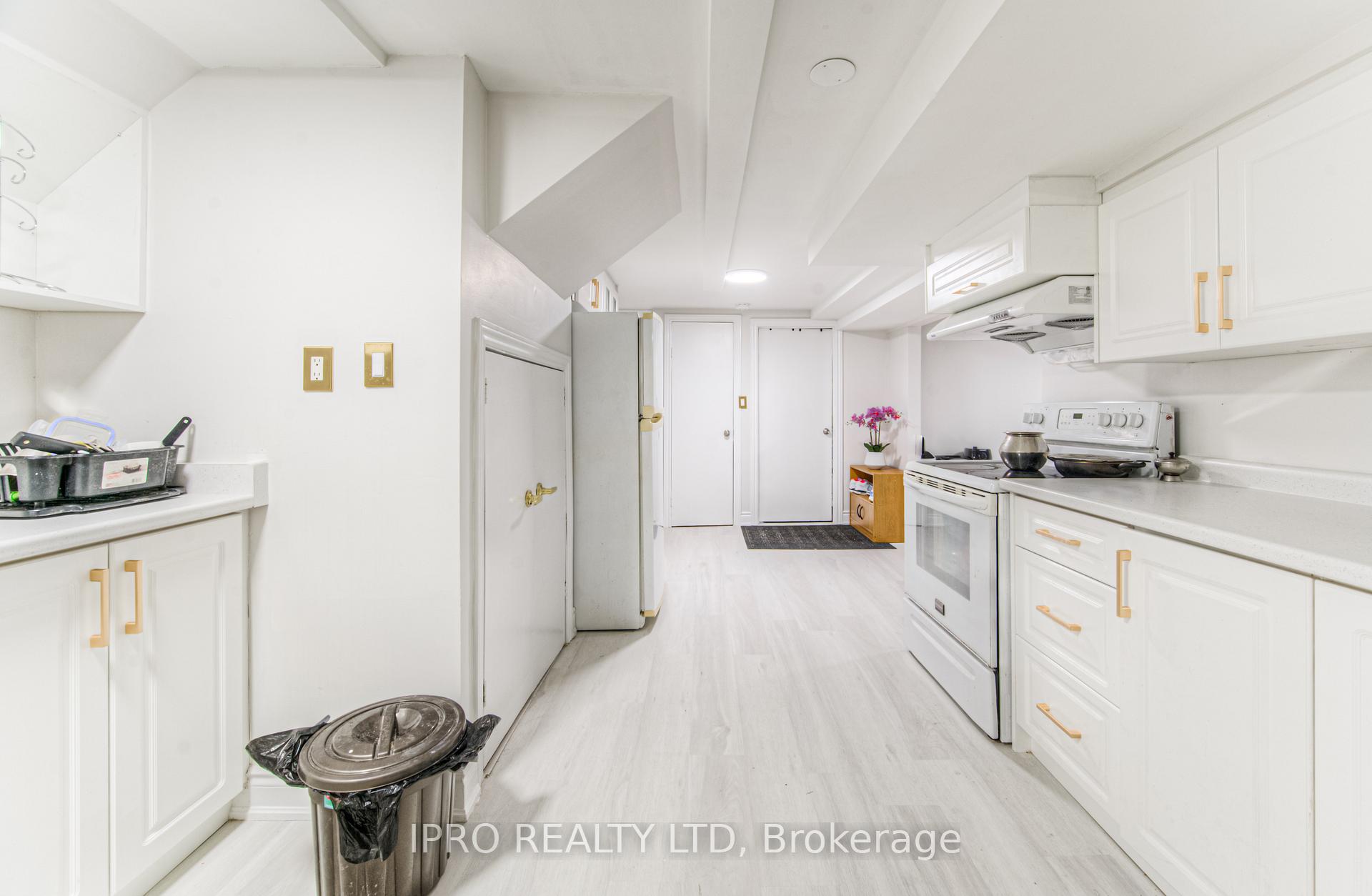 Photo 22 of 131 Hillbrook Crescent, Kitchener, Forest Heights — HOMEH