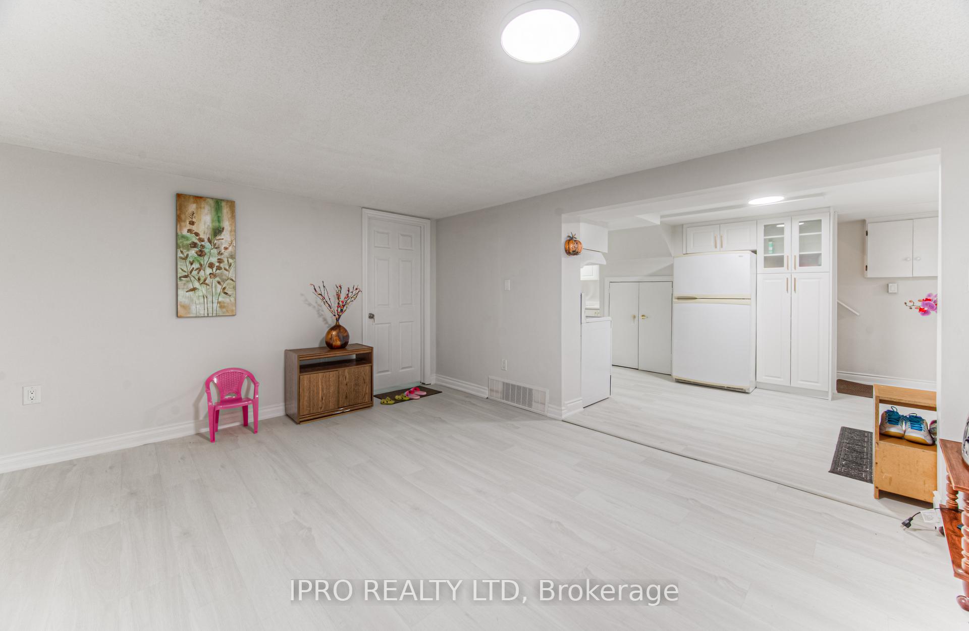 Photo 30 of 131 Hillbrook Crescent, Kitchener, Forest Heights — HOMEH