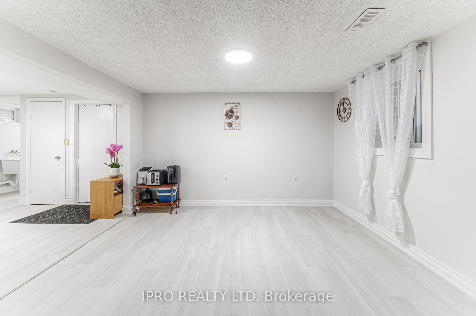 Photo 38 of 131 Hillbrook Crescent, Kitchener, Forest Heights — HOMEH