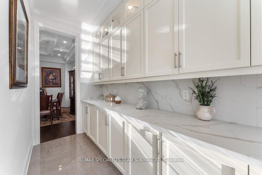 Photo 10 of 36 Chandos Gate, Vaughan, Kleinburg — HOMEH