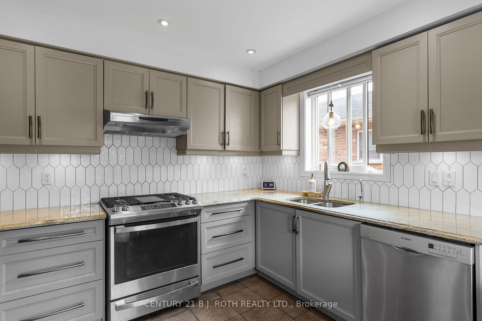 Photo 6 of 2223 Jack Crescent, Innisfil, Alcona — HOMEH
