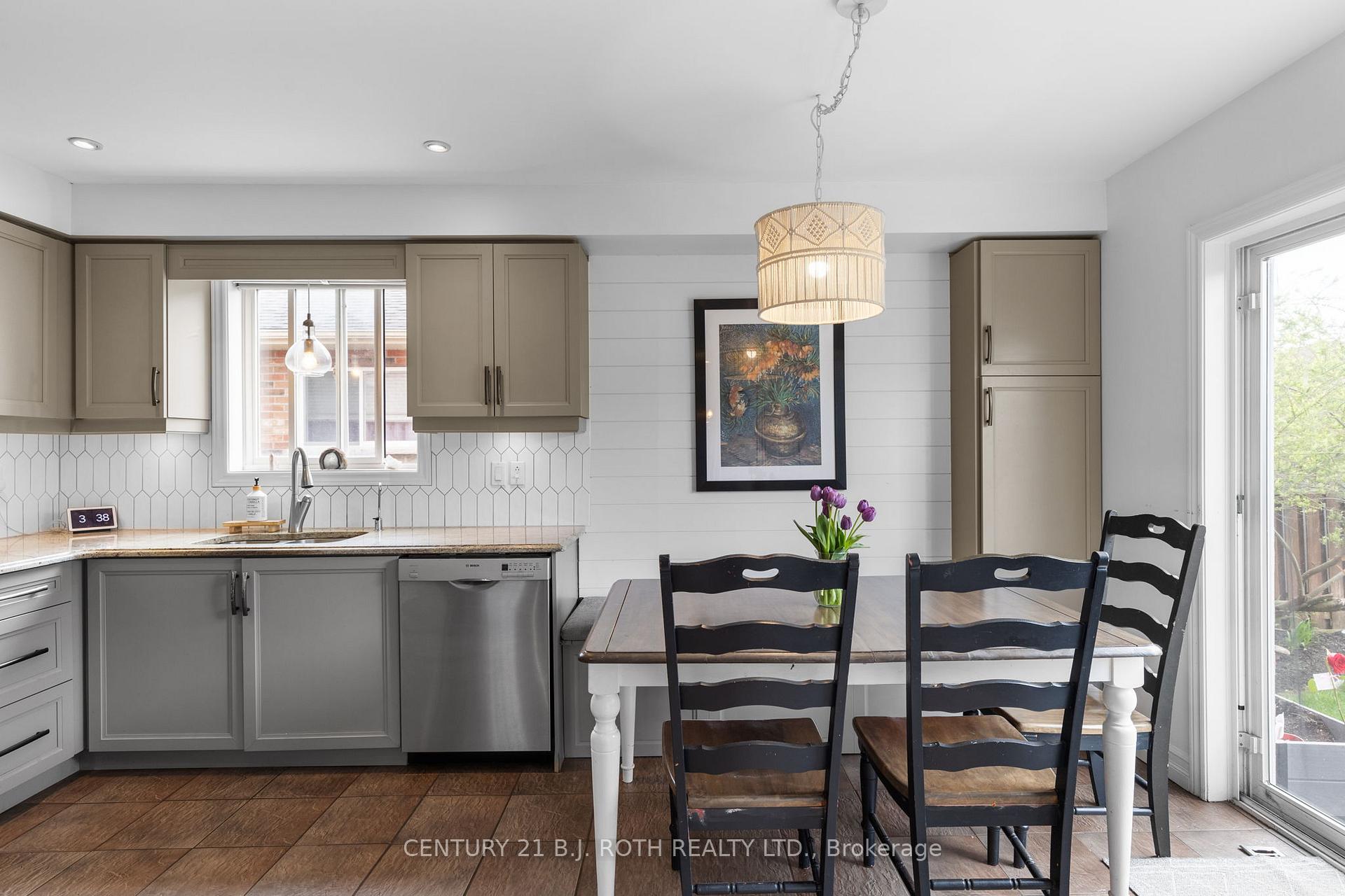 Photo 10 of 2223 Jack Crescent, Innisfil, Alcona — HOMEH