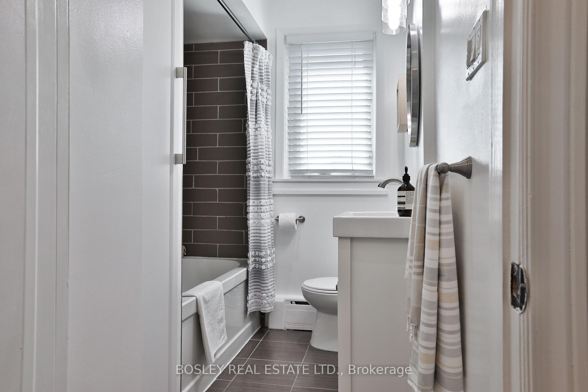 Photo 41 of 100 O'Connor Drive, Toronto, Broadview North — HOMEH