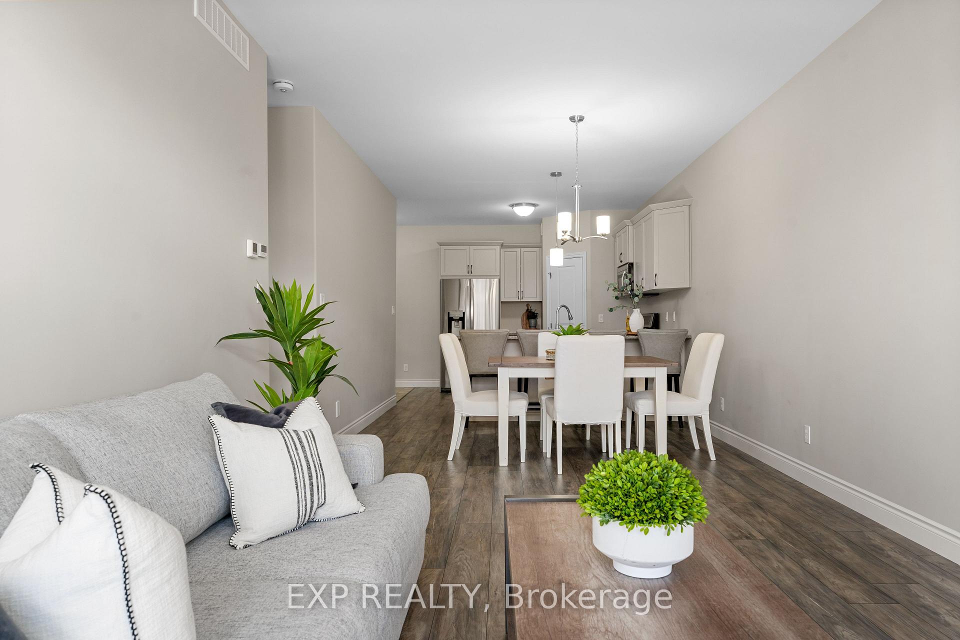 Photo 11 of 31 Farmington Crescent, Belleville, Thurlow Ward — HOMEH