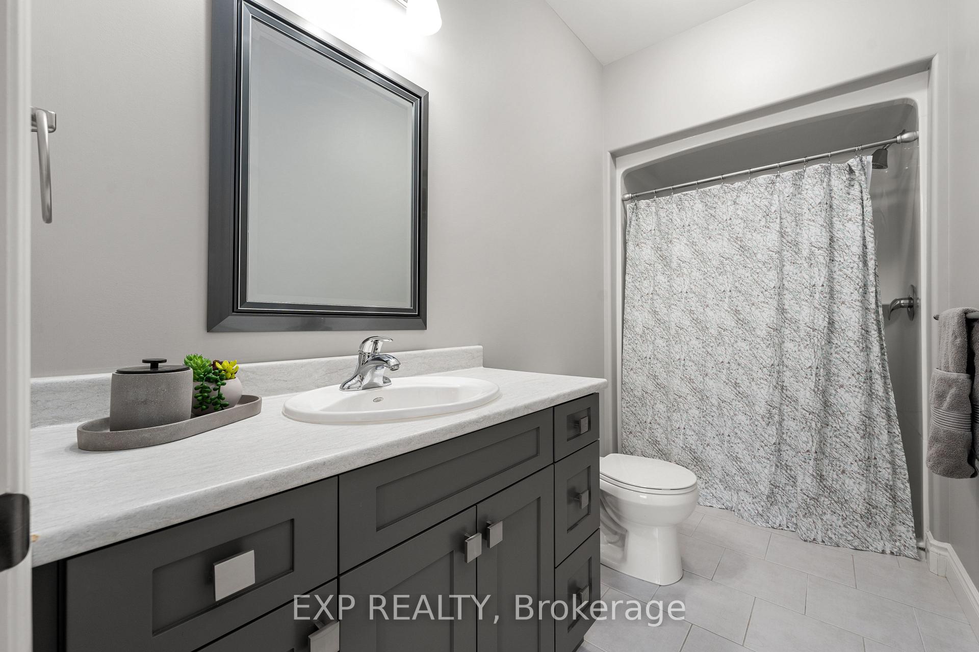 Photo 14 of 31 Farmington Crescent, Belleville, Thurlow Ward — HOMEH