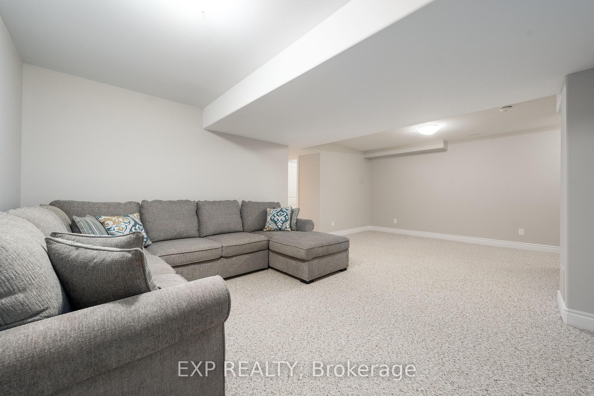 Photo 27 of 31 Farmington Crescent, Belleville, Thurlow Ward — HOMEH