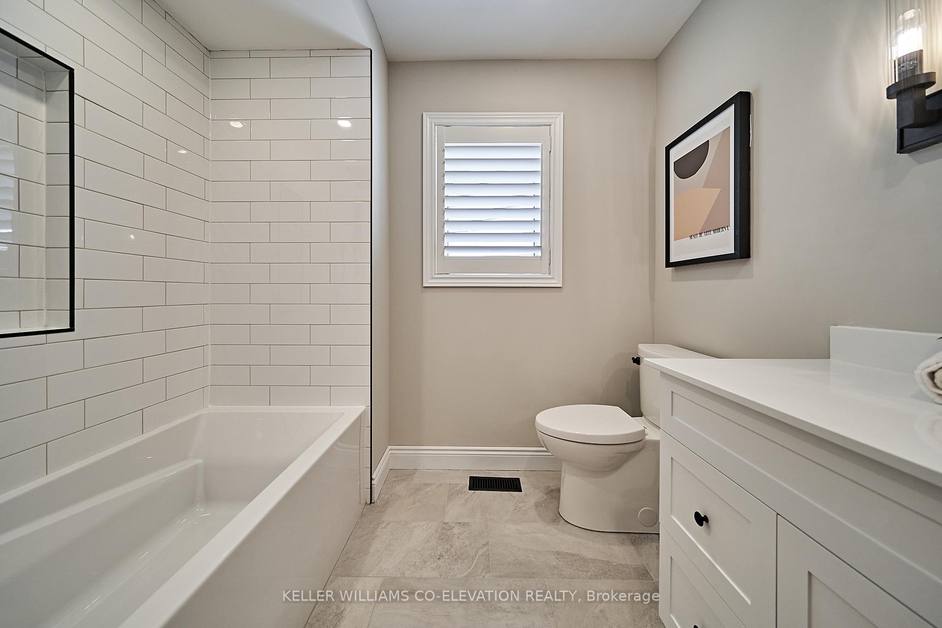 Photo 14 of 24 Rainbow Crescent, Whitby, Brooklin — HOMEH