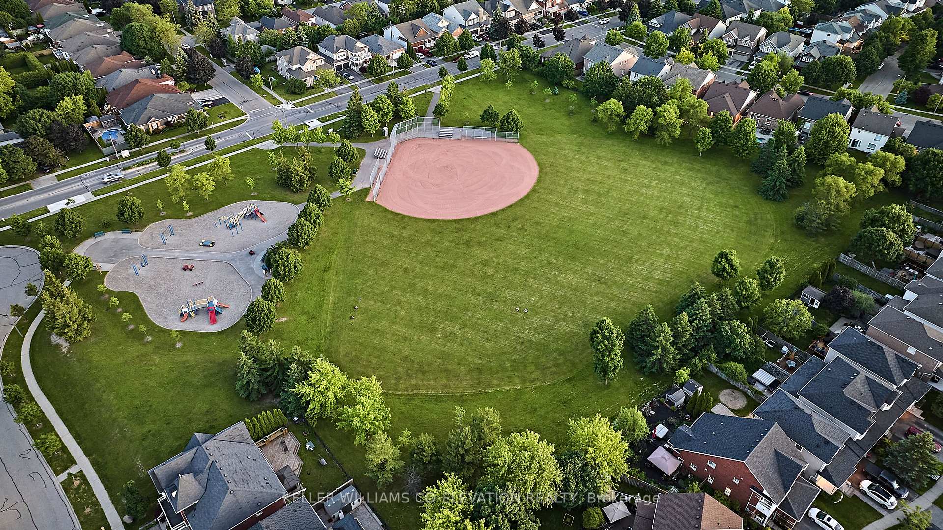Photo 32 of 24 Rainbow Crescent, Whitby, Brooklin — HOMEH