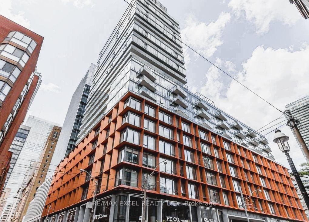 Front of Unit 1901, 60 Colborne Street