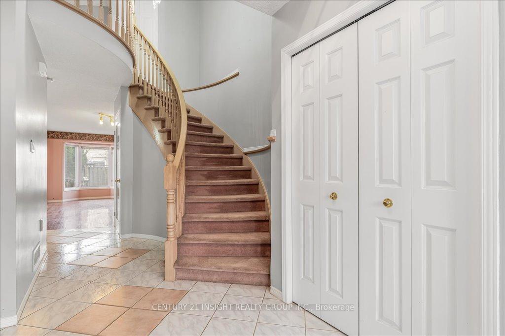 Photo 2 of 84 Chelsea Crescent, Hamilton, Stoney Creek — HOMEH
