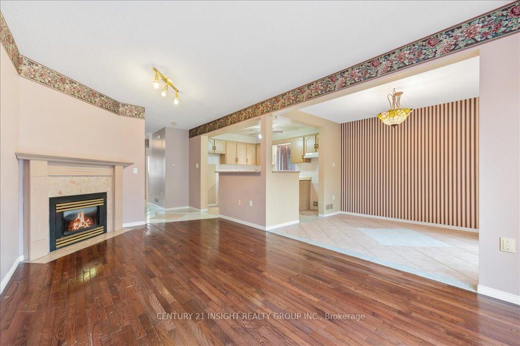 Photo 4 of 84 Chelsea Crescent, Hamilton, Stoney Creek — HOMEH
