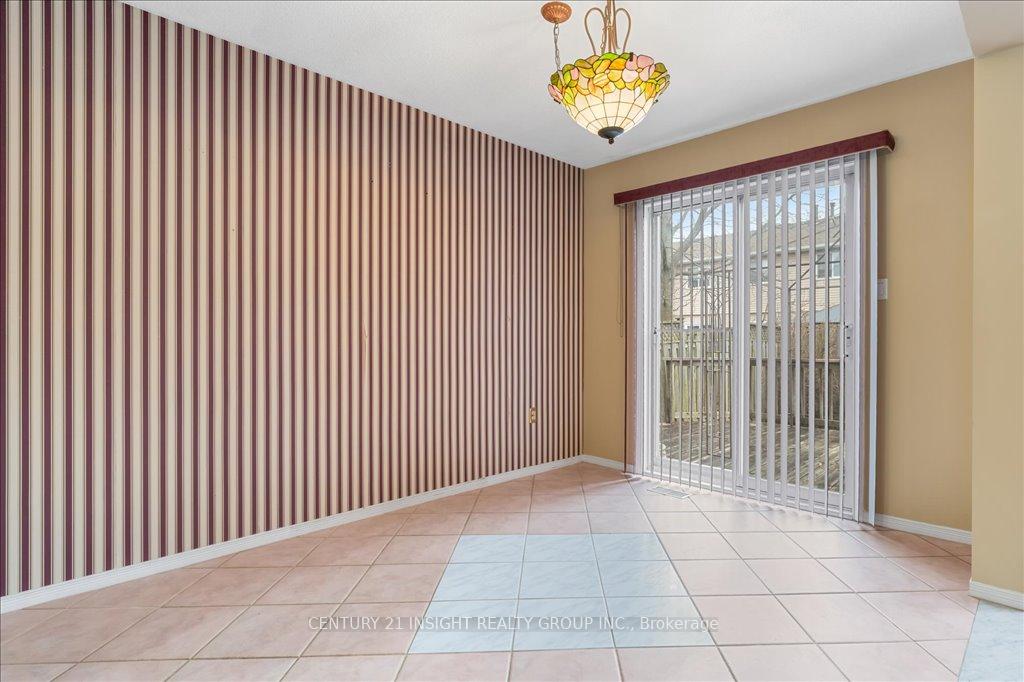 Photo 9 of 84 Chelsea Crescent, Hamilton, Stoney Creek — HOMEH