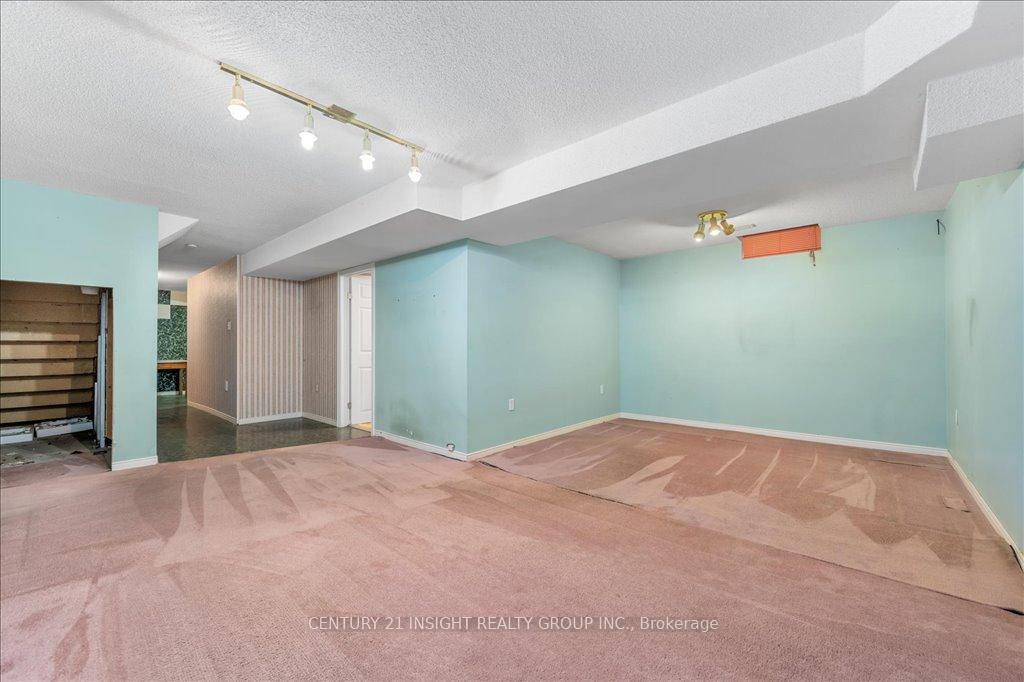 Photo 23 of 84 Chelsea Crescent, Hamilton, Stoney Creek — HOMEH