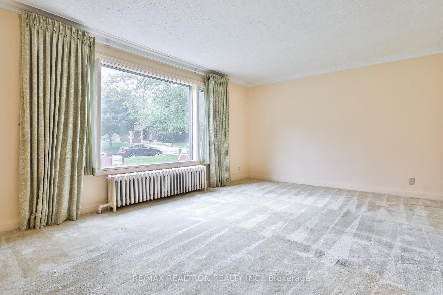 Photo 2 of 88 Highland Park Boulevard, Markham, Grandview — HOMEH