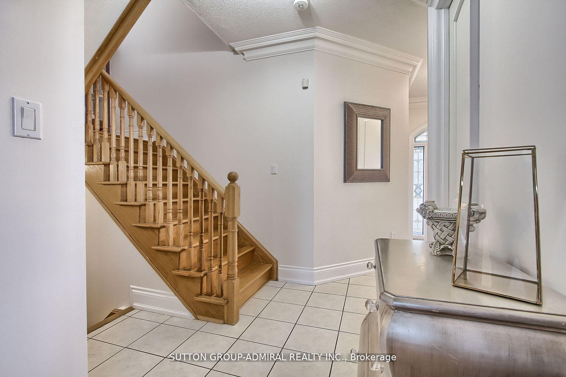Photo 3 of 50 Guery Crescent, Vaughan, East Woodbridge — HOMEH