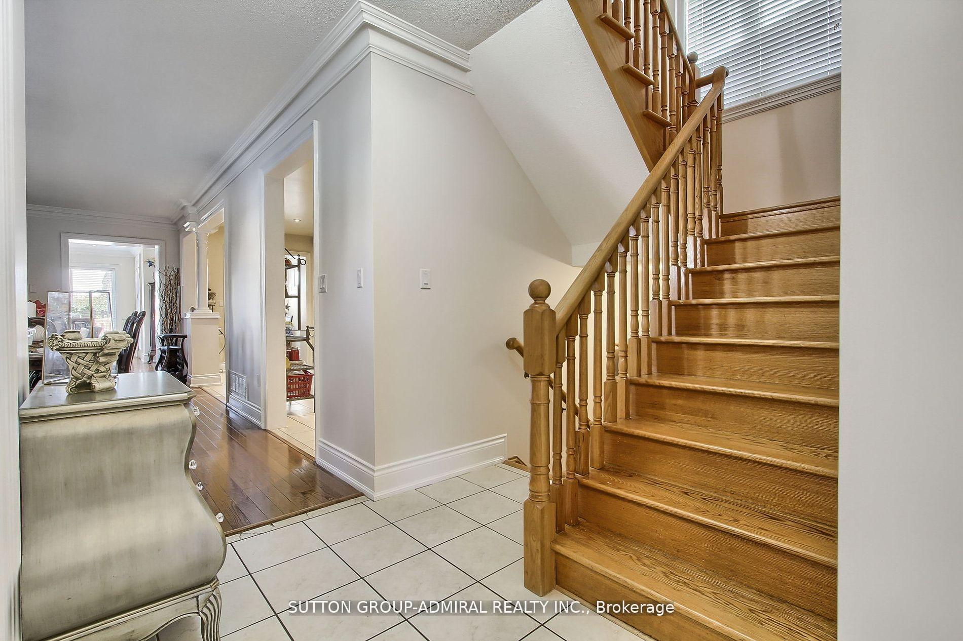 Photo 4 of 50 Guery Crescent, Vaughan, East Woodbridge — HOMEH