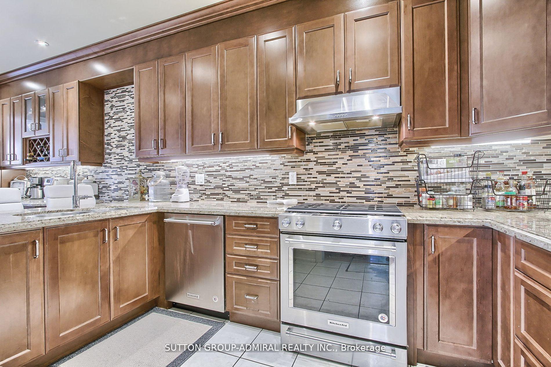 Photo 6 of 50 Guery Crescent, Vaughan, East Woodbridge — HOMEH