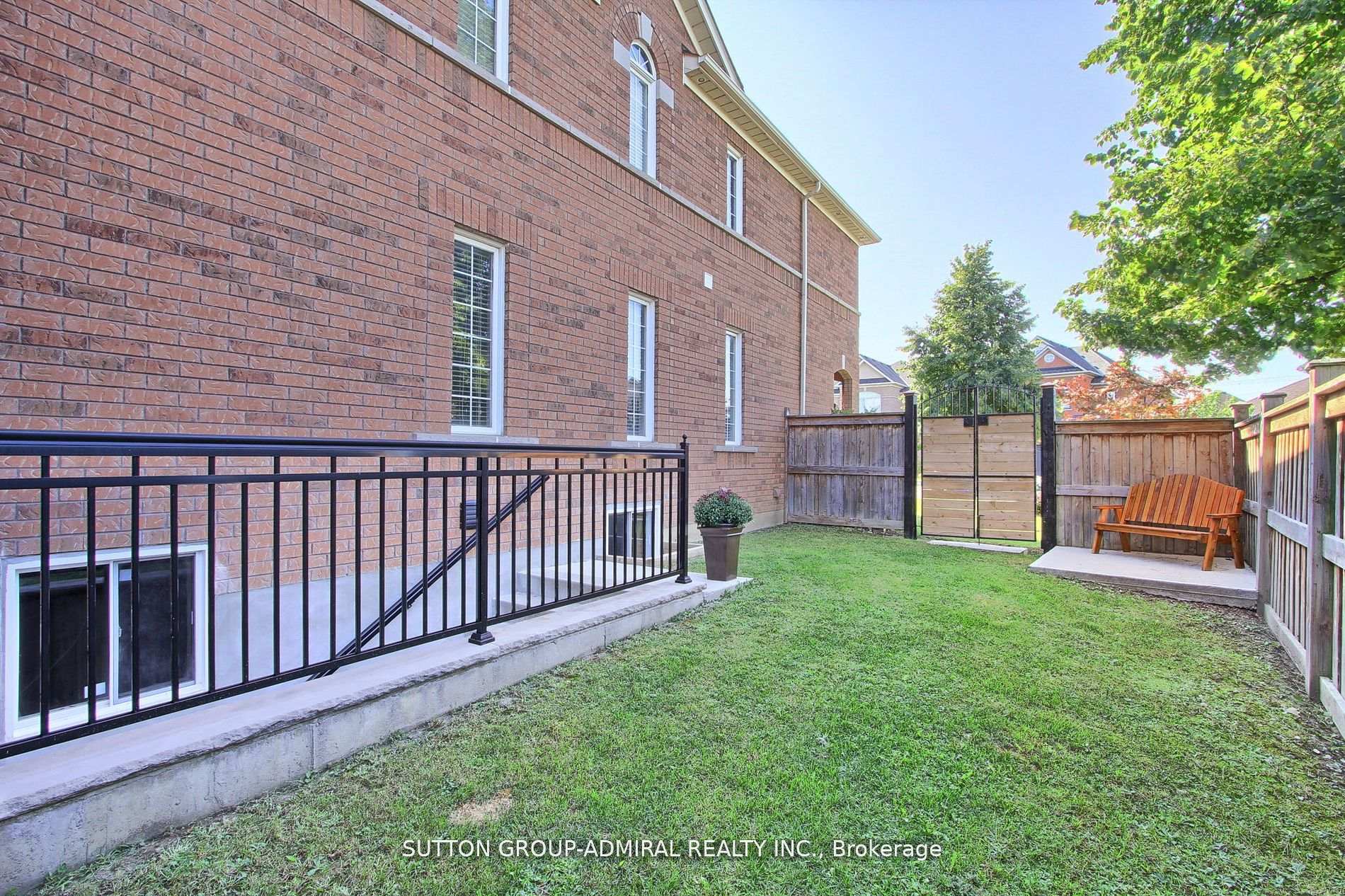 Photo 40 of 50 Guery Crescent, Vaughan, East Woodbridge — HOMEH