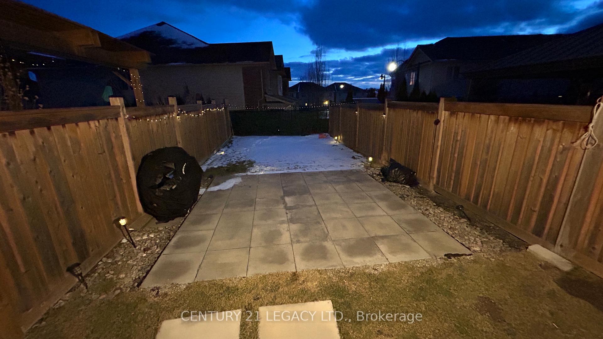Photo 5 of 51 Fairgrounds Drive, Hamilton, Binbrook — HOMEH