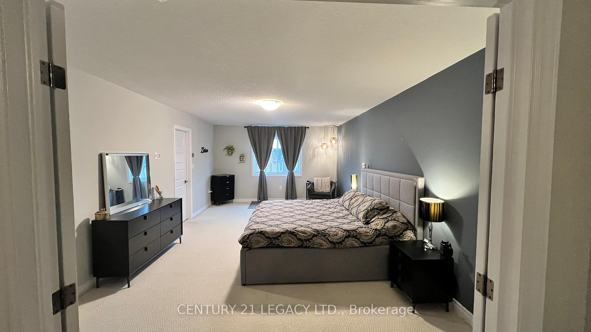 Photo 10 of 51 Fairgrounds Drive, Hamilton, Binbrook — HOMEH