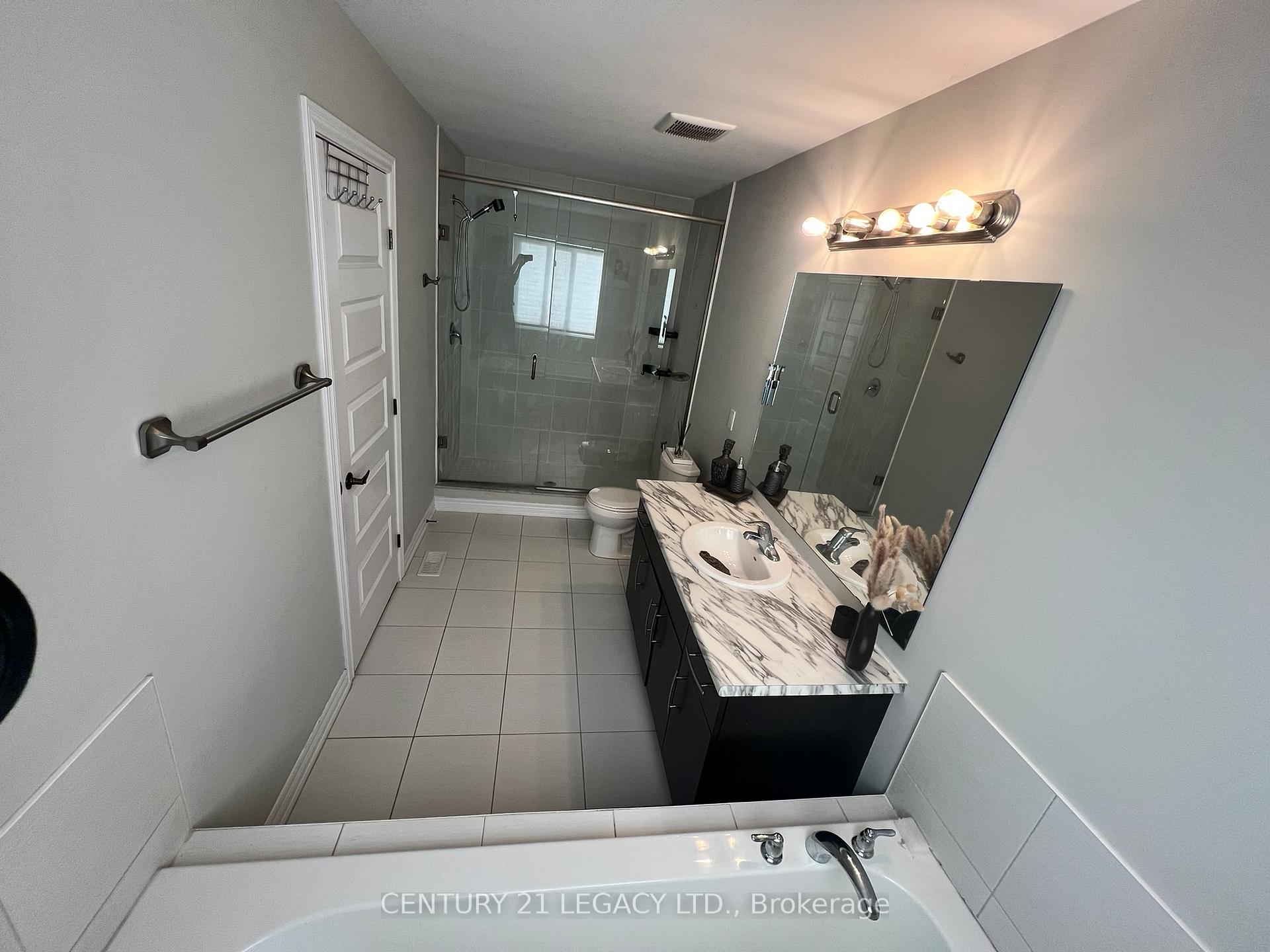 Photo 24 of 51 Fairgrounds Drive, Hamilton, Binbrook — HOMEH